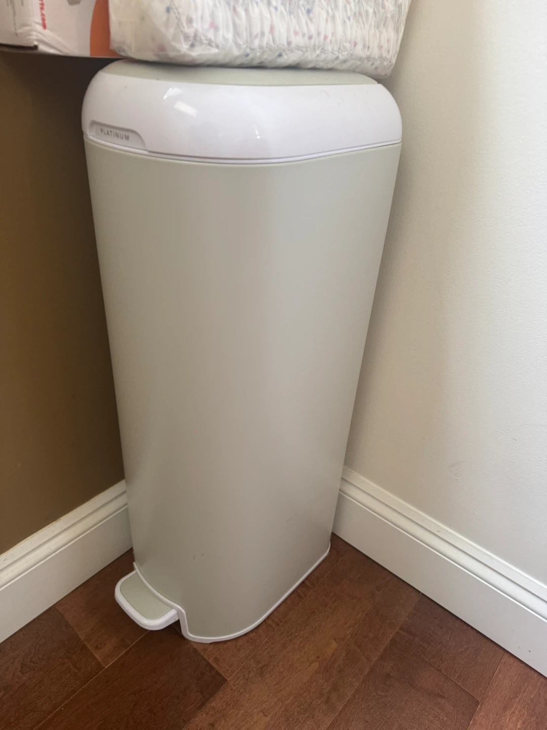 Genie  Diaper Pail Platinum