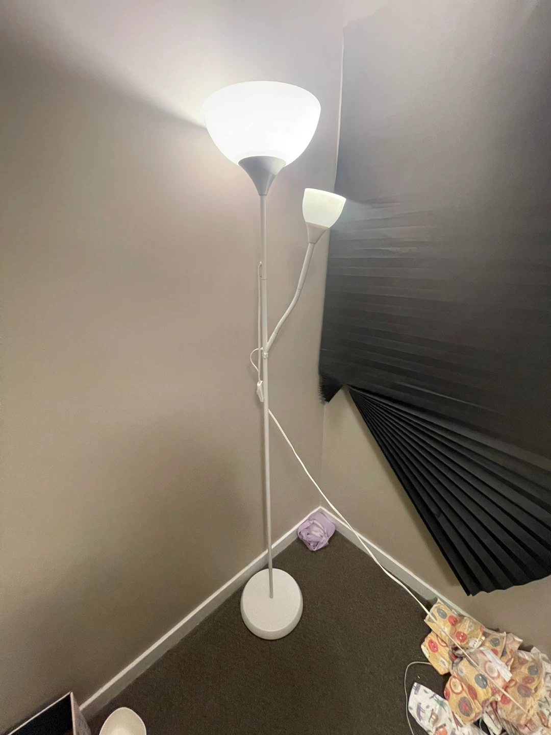 White Floor Lamp with Adjustable Reading Light - photo 4
