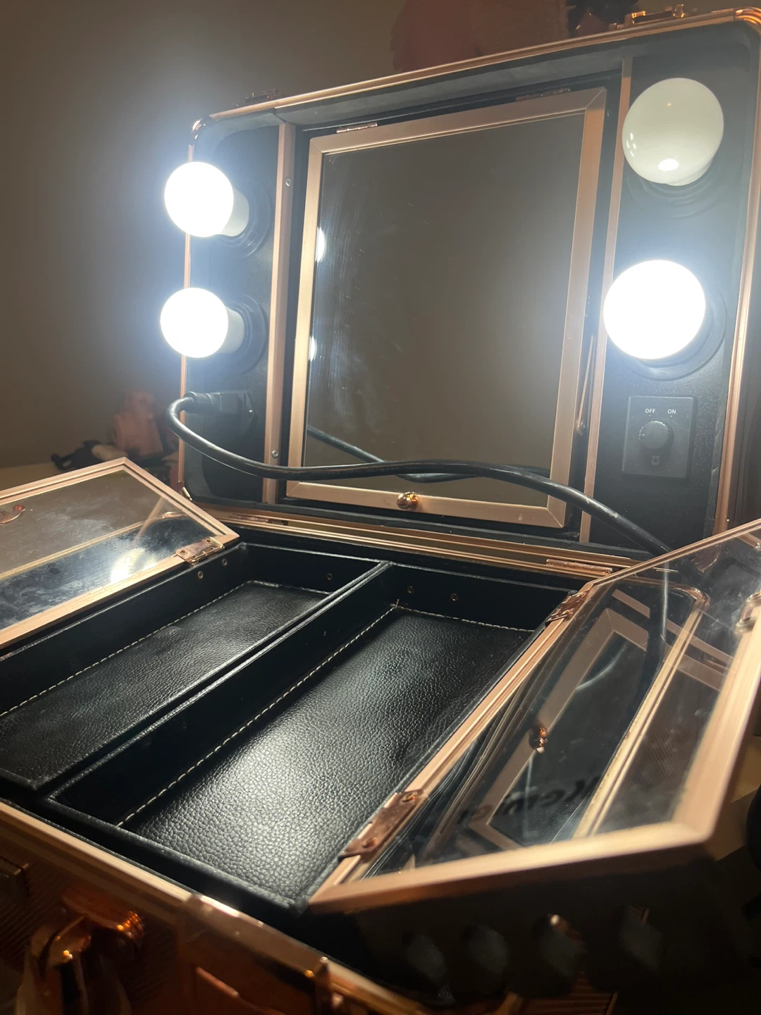 Makeup Vanity Case with Lights and Mirror - photo 2