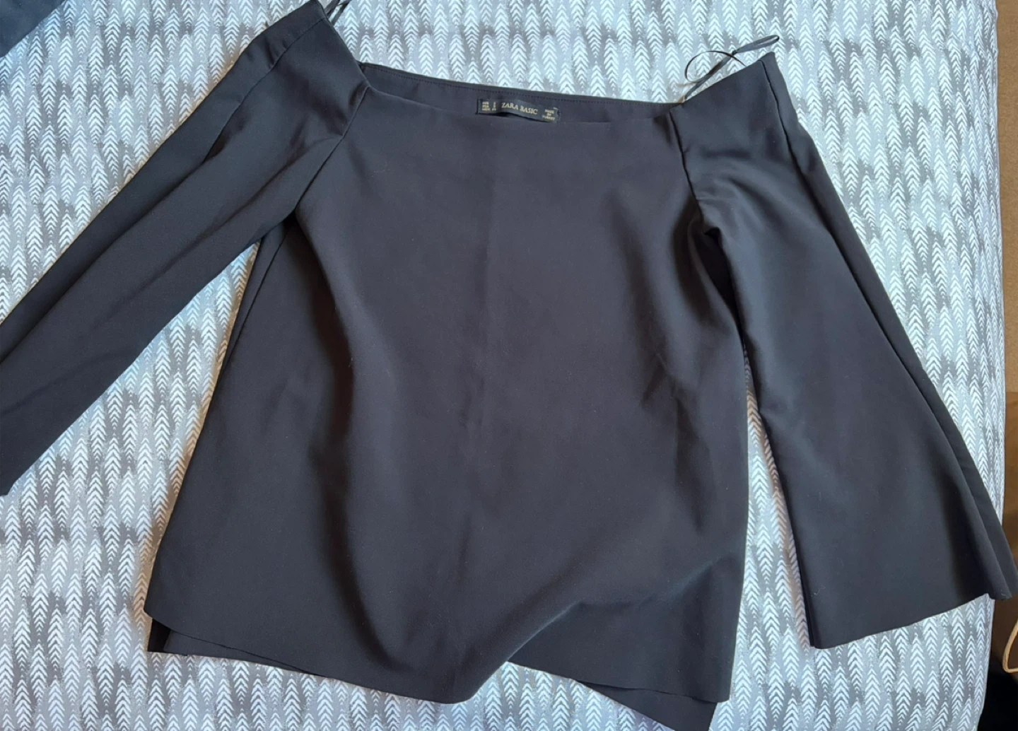 Zara Basic Black Off-the-Shoulder Top Size- Small