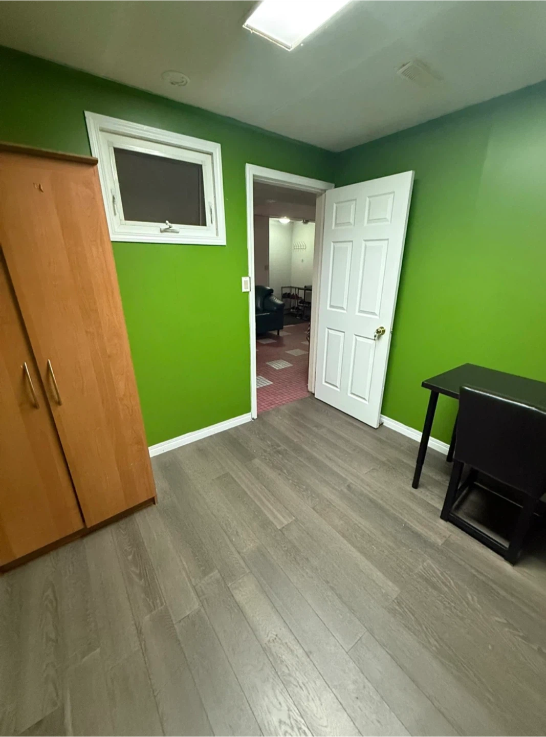 Shared basement- Room for rent in ottewell/ Capilano - photo 3