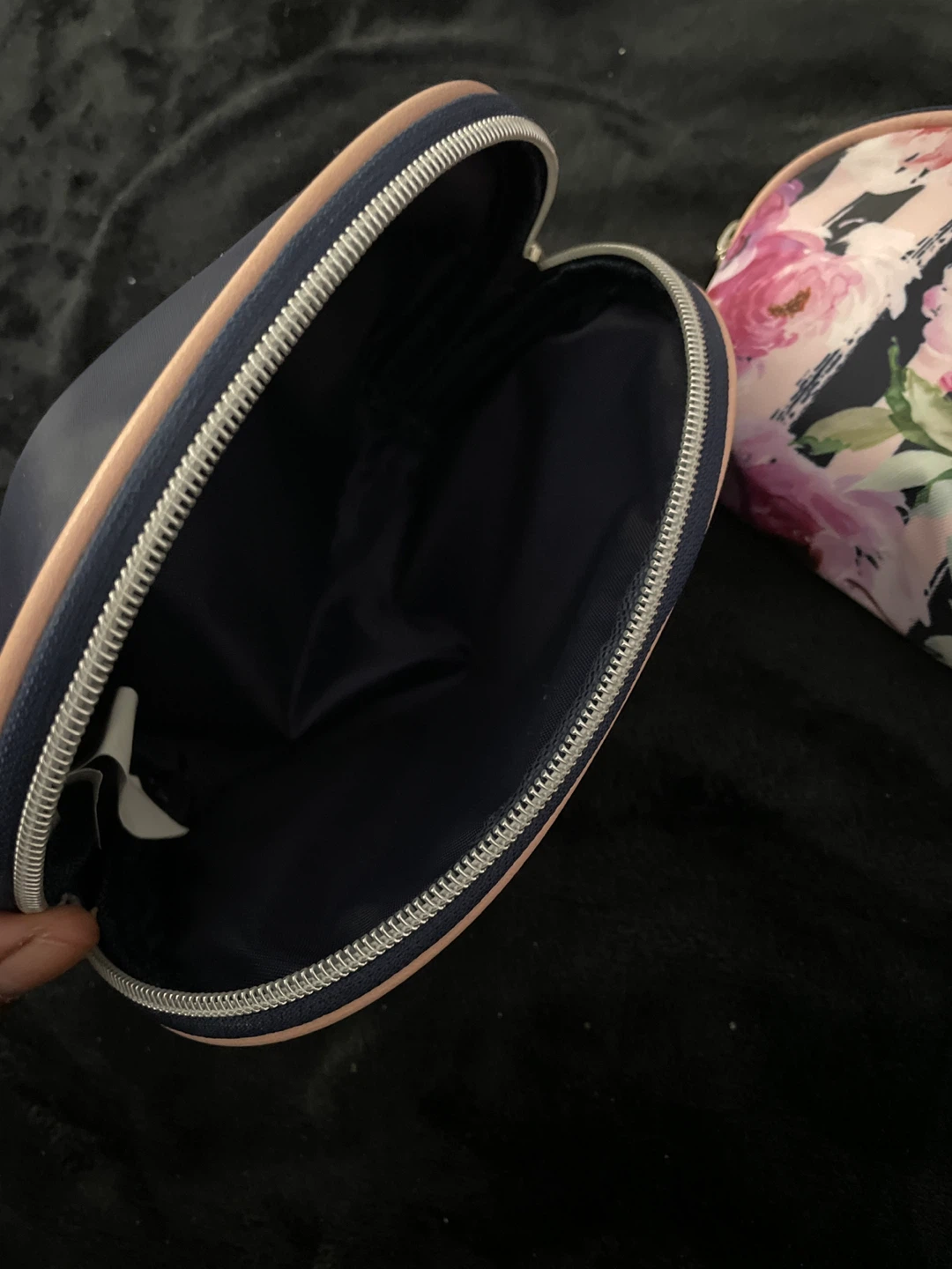 Lot Of Assorted Bags - photo 4