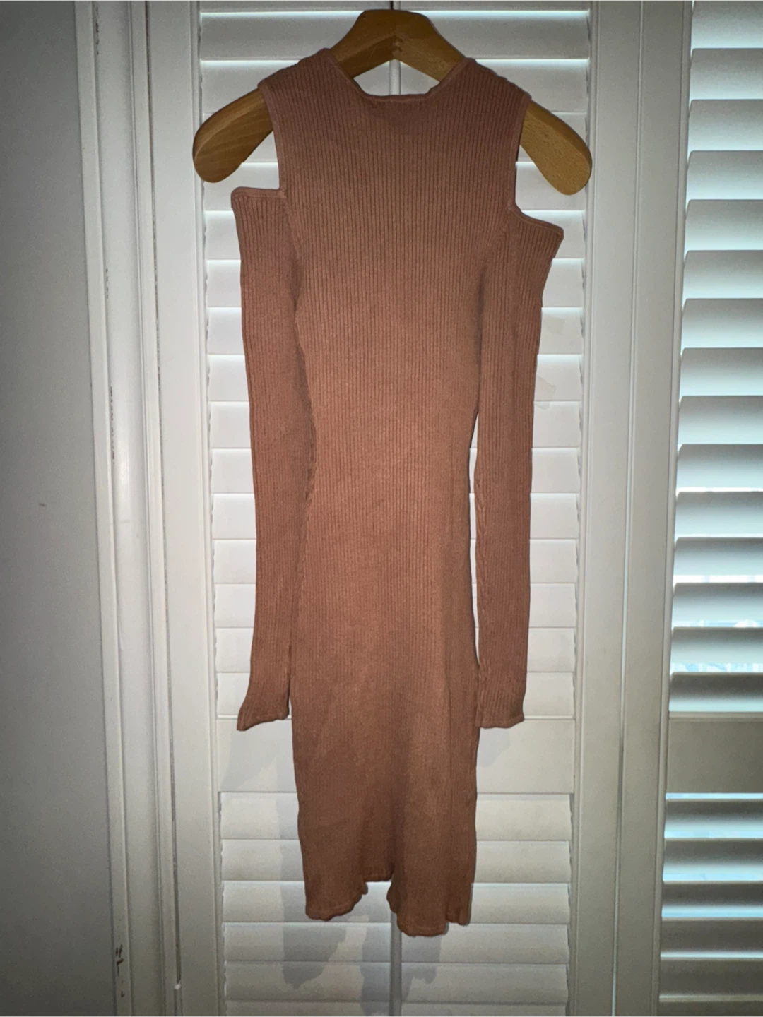 H&M Cold Shoulder Ribbed Sweater Dress - photo 3