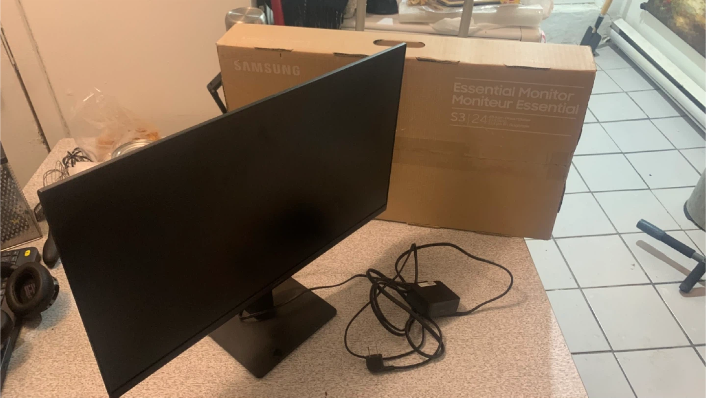 Unopened Samsung Essential S3 24" Full HD Monitor - photo 2