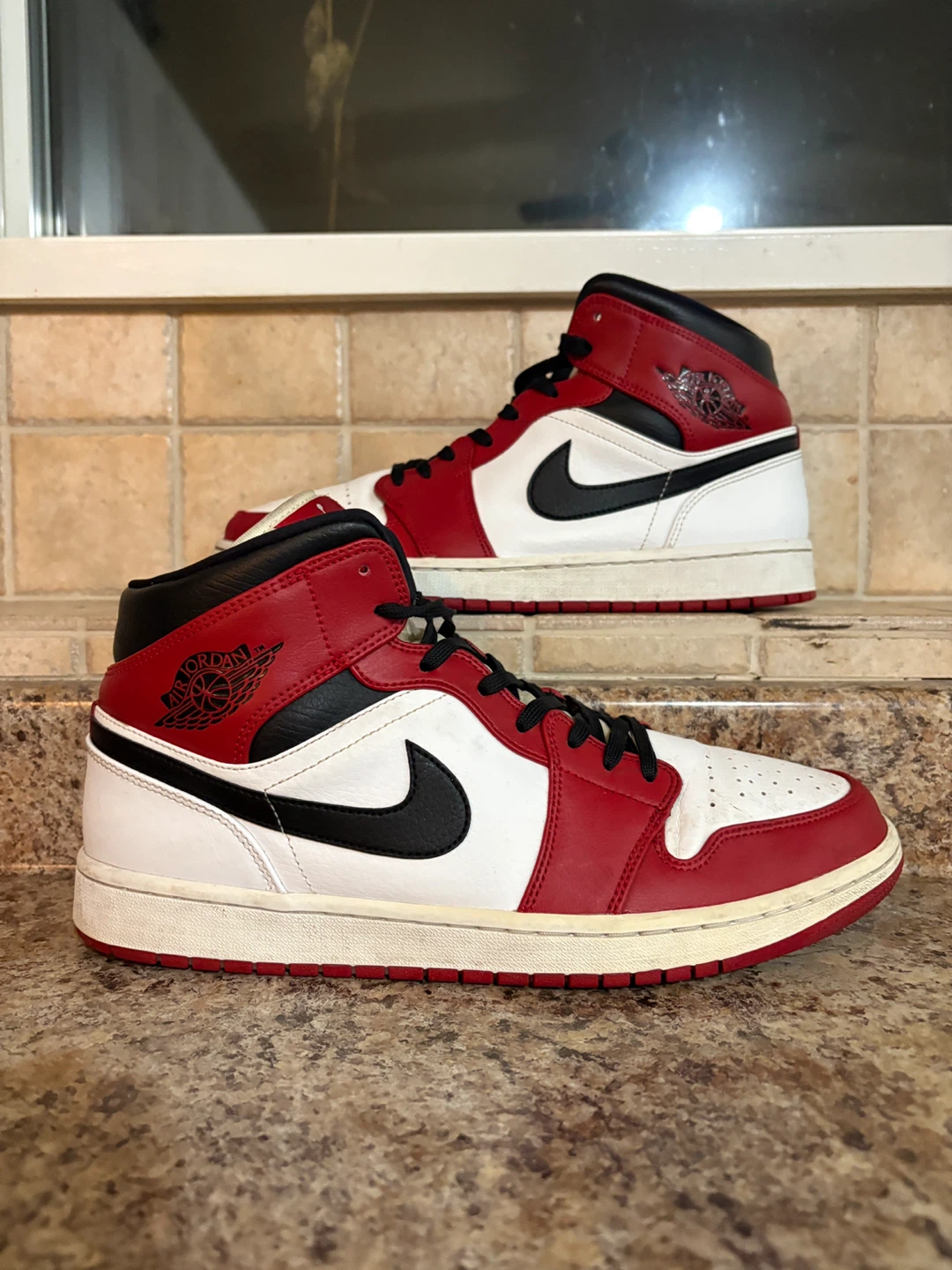 Air Jordan 1 Mid Sneakers