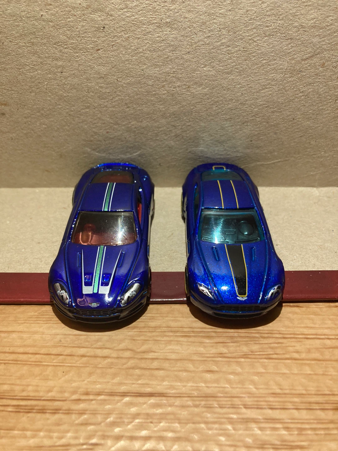 Hot Wheels Loose Bundle / Aston Martin Dual / Blue - photo 2