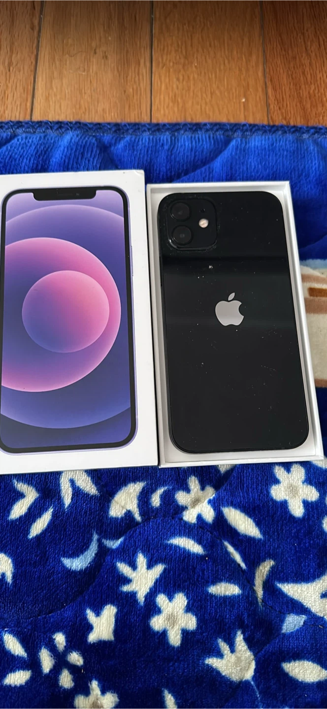 Apple iPhone 12  - Black