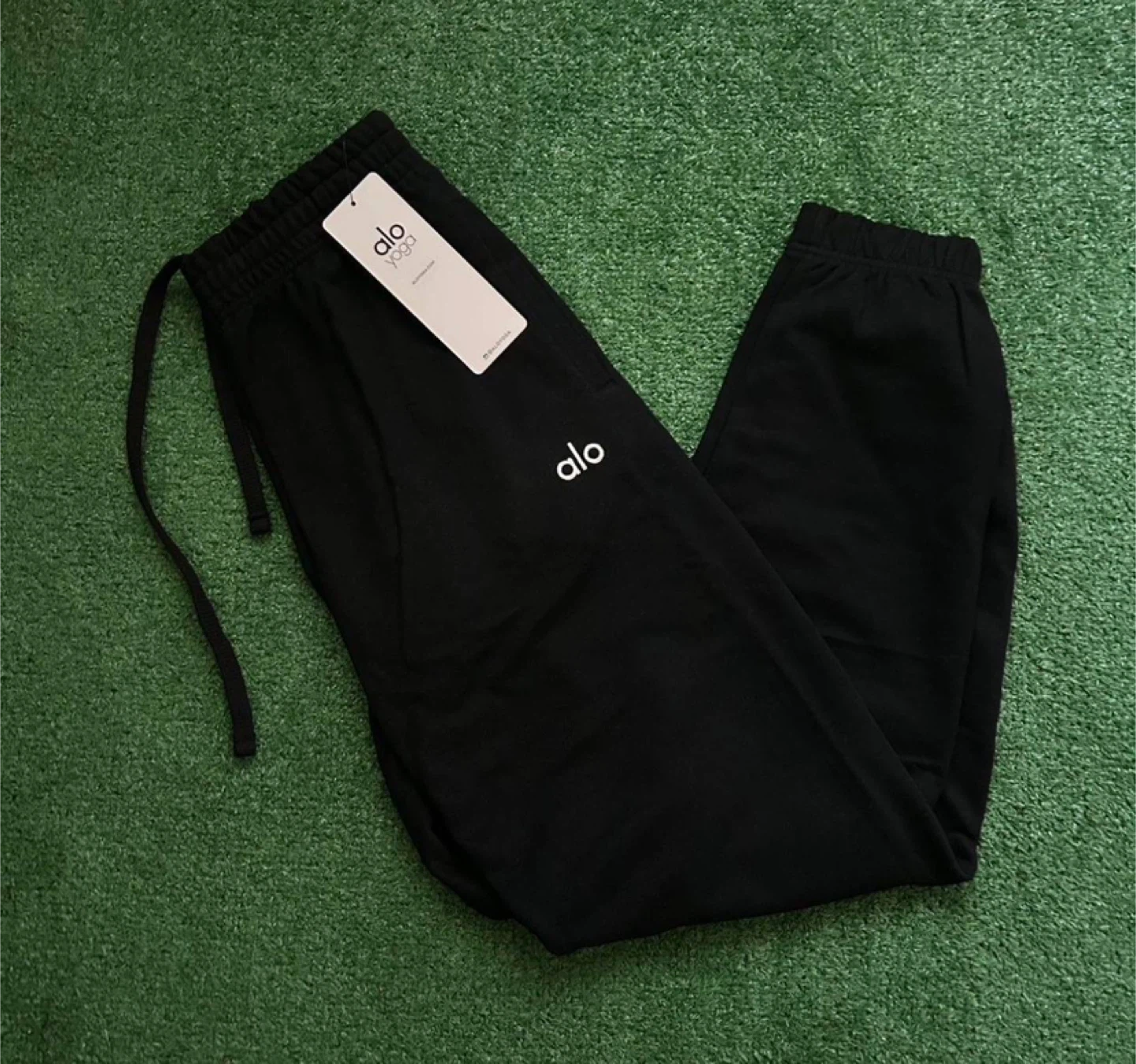 Alo Yoga Black Accolade Jogger Sweatpants