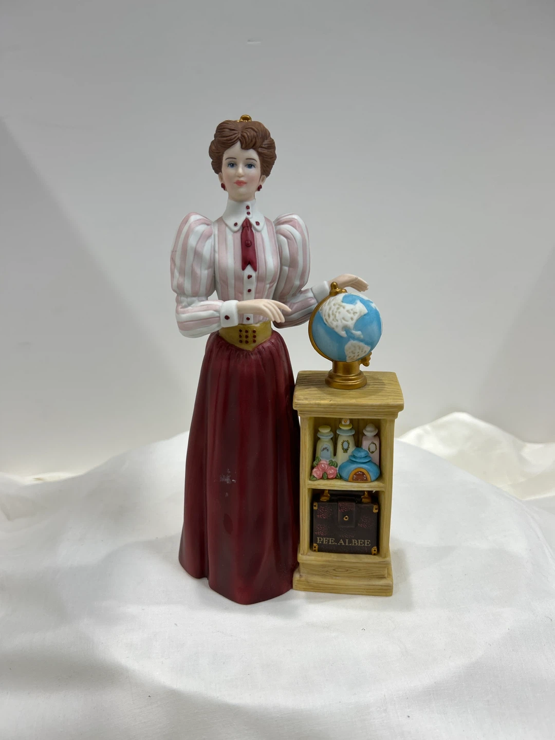 2010 Vintage "Pfe. Albee" award Figurine.  with Globe