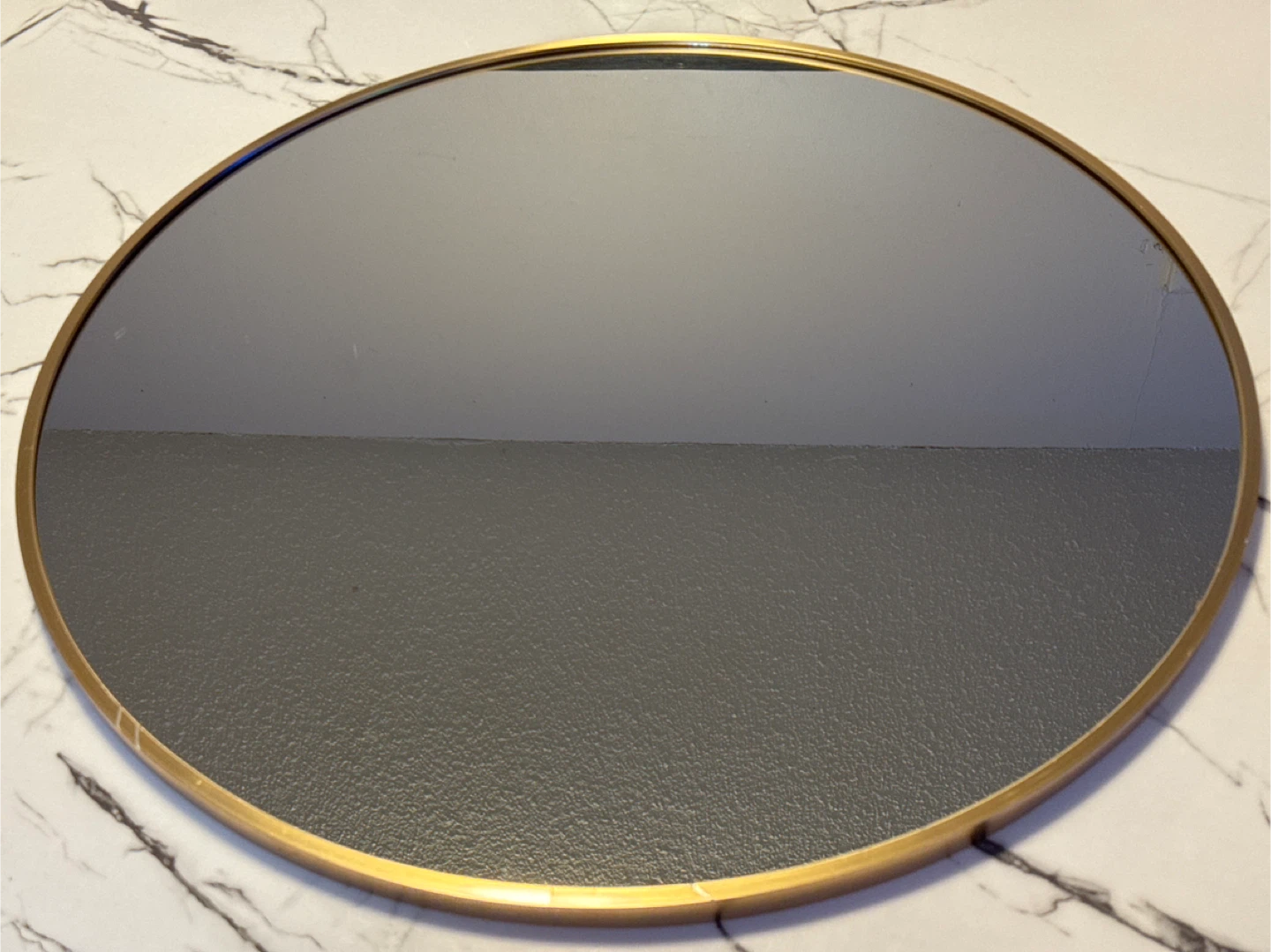 🏆 24-Inch Diameter Gold Trimmed Round Mirror
