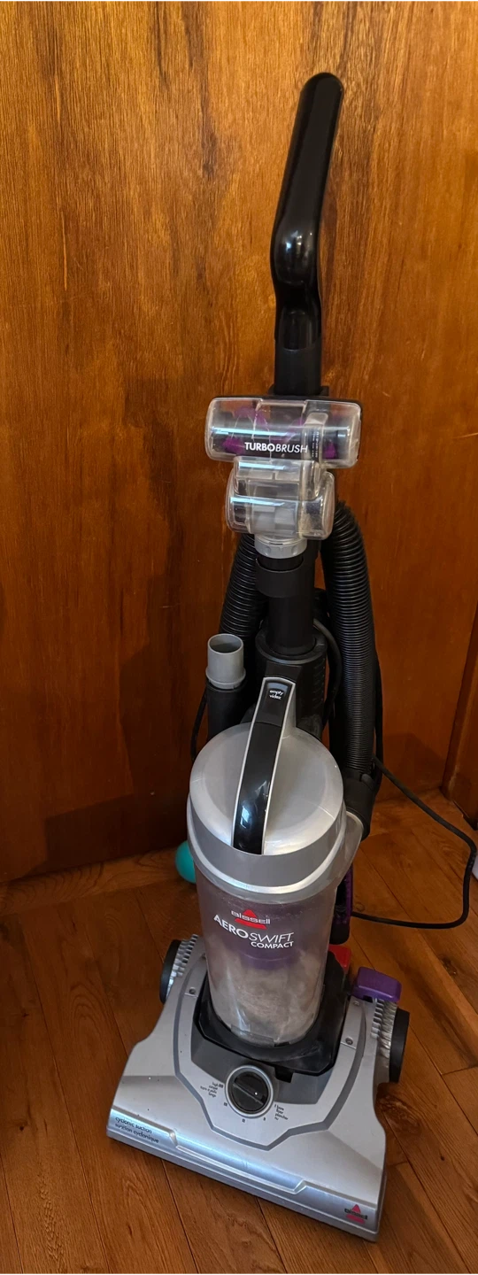 Bissell 1808C AeroSwift Compact Upright Bagless Vacuum - photo 2