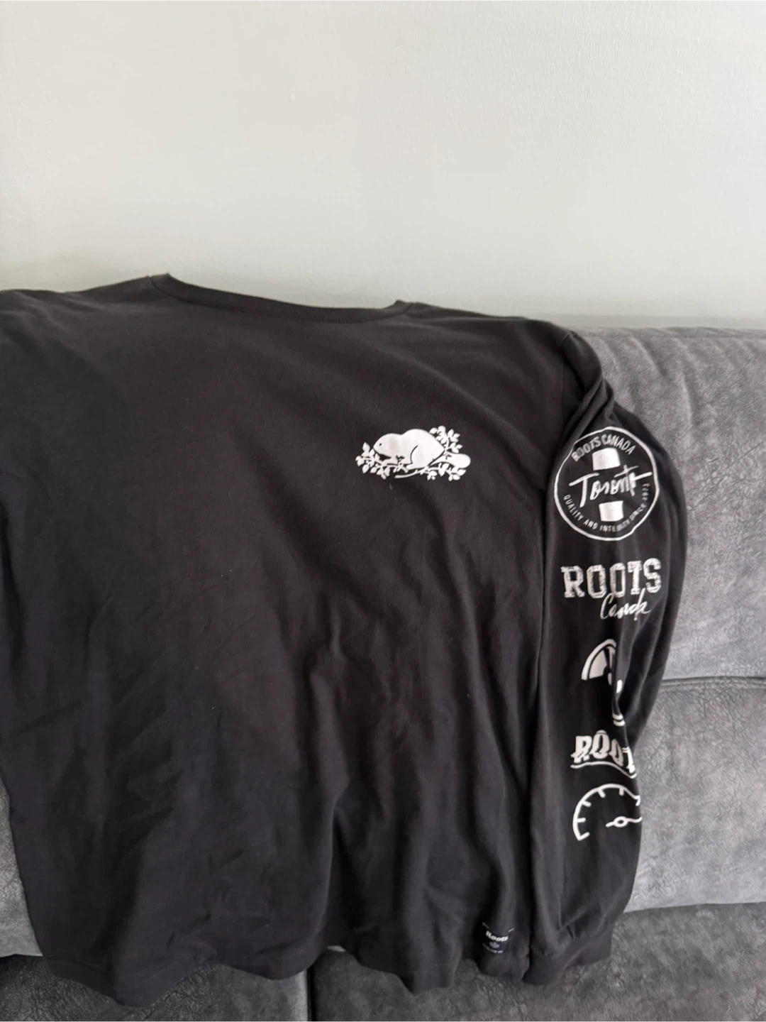 Roots Canada Long Sleeve T-Shirt - Black - Size M 🏆