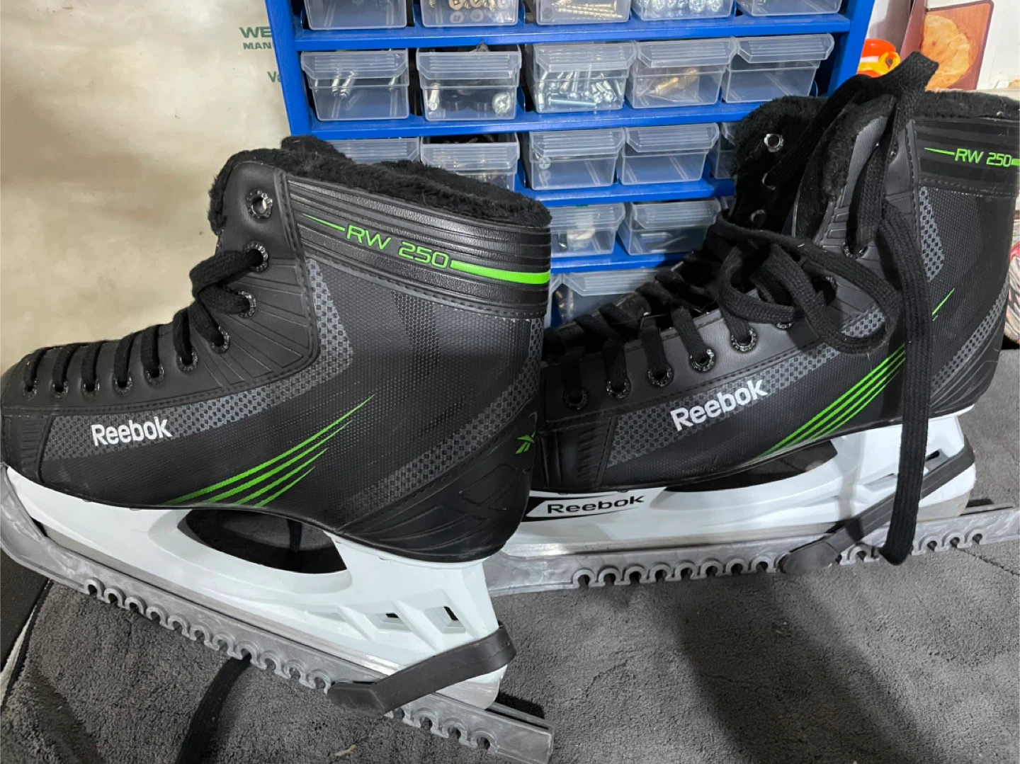 Reebok RW 250 Hockey Skates size 10