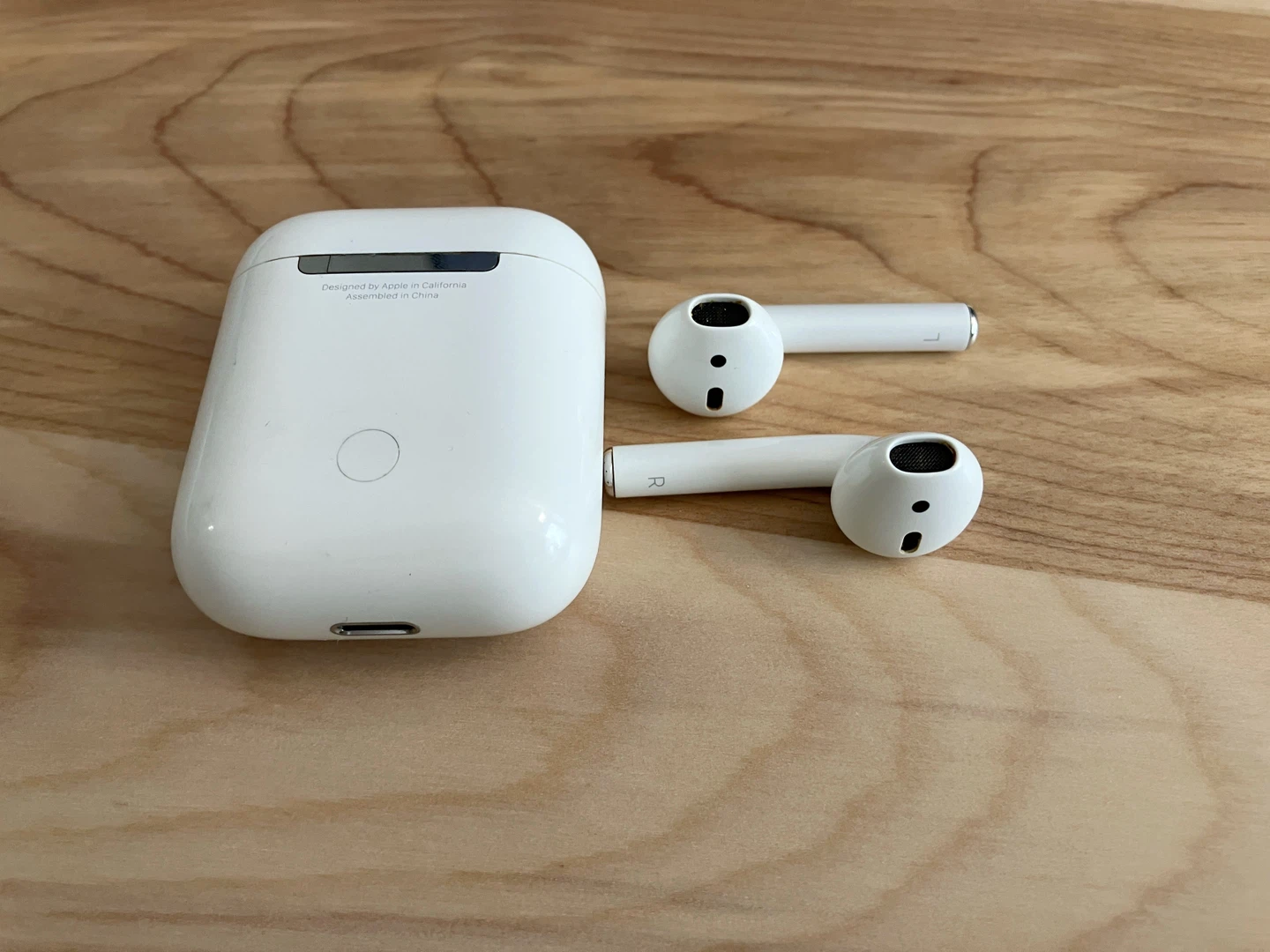 Apple AirPods 1 - photo 3
