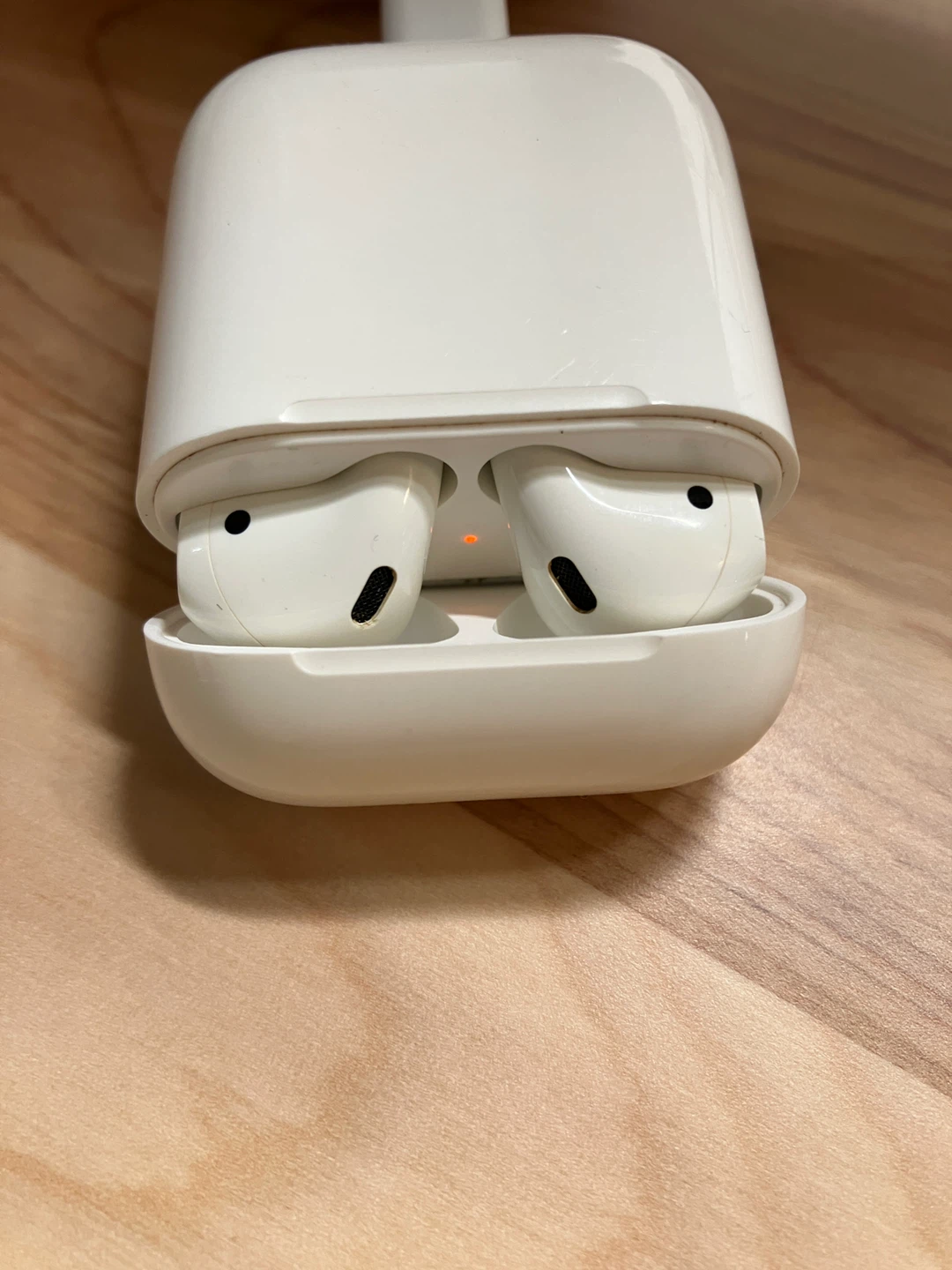 Apple AirPods 1 - photo 2