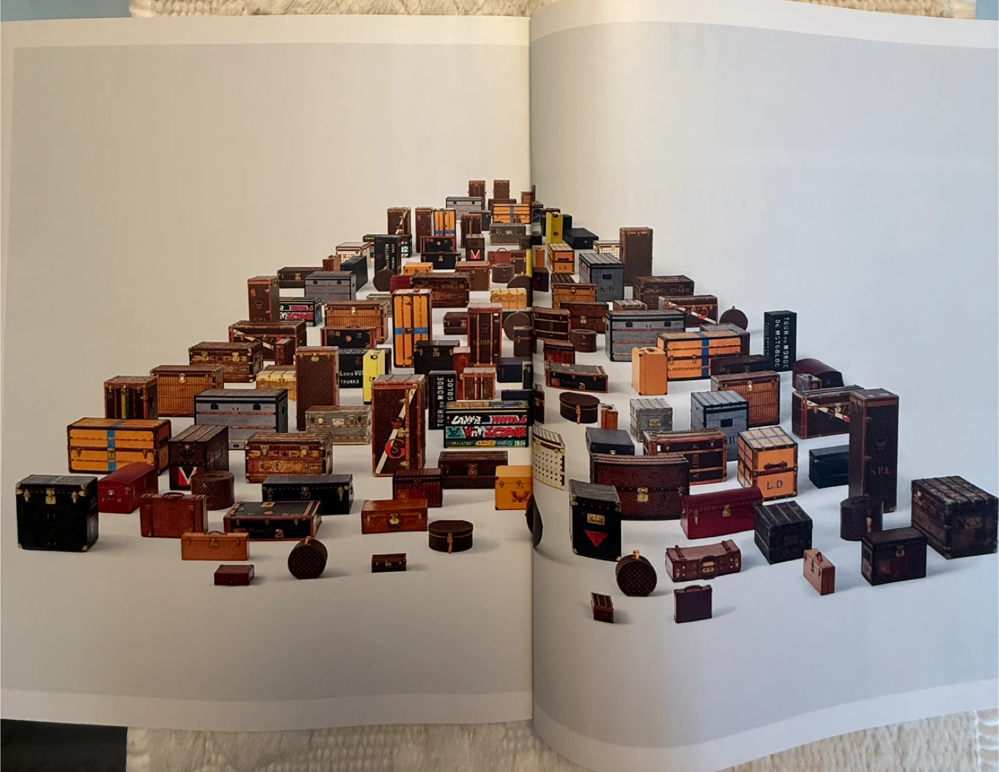 Louis Vuitton The Book 200 - photo 5