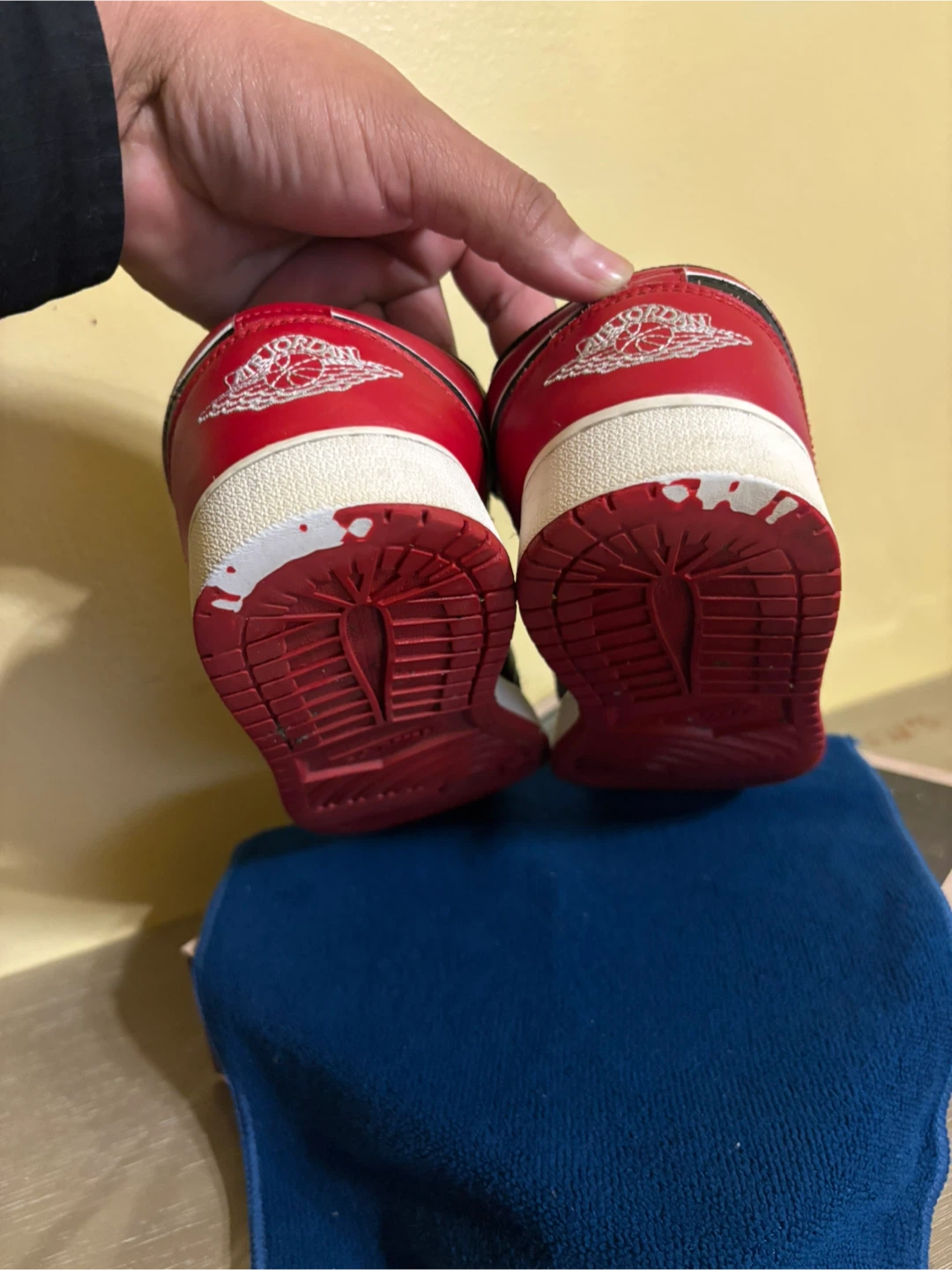 Air Jordan 1 Low SE 'True Blue' Sneakers - photo 2