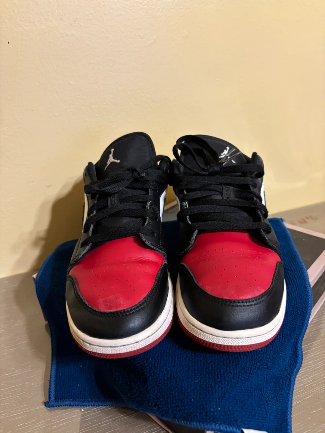 Air Jordan 1 Low SE 'True Blue' Sneakers - photo 4