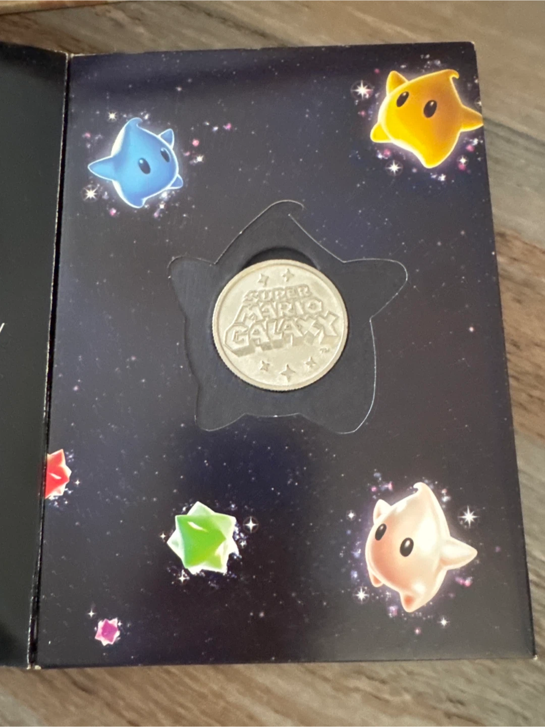 Wii Super Mario Galaxy Game with Commemorative Launch Coin - photo 4