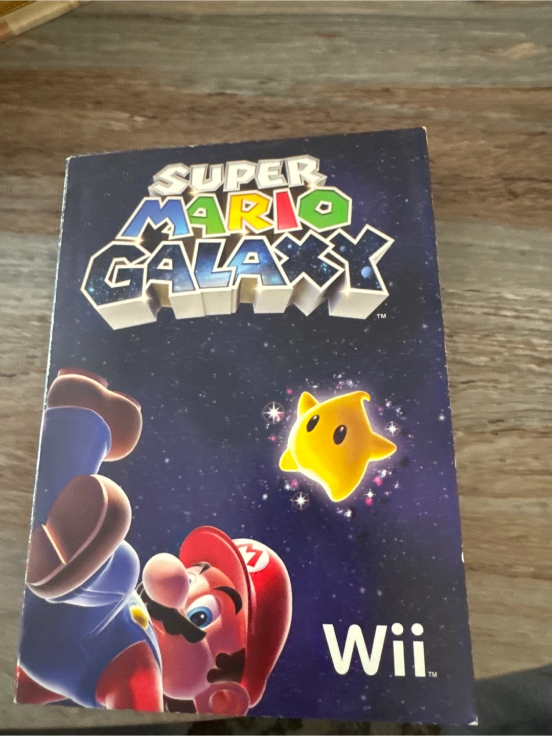 Wii Super Mario Galaxy Game with Commemorative Launch Coin - photo 2