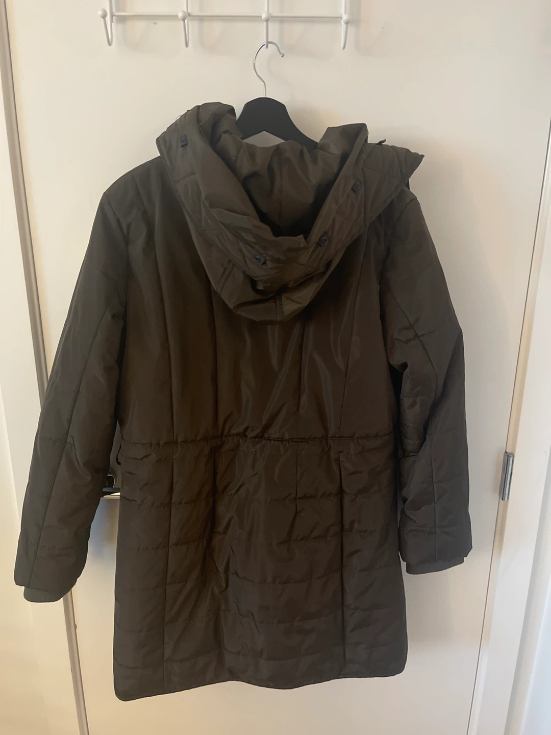 District 77 Puffer Coat - Olive Green - Size G/L - photo 4