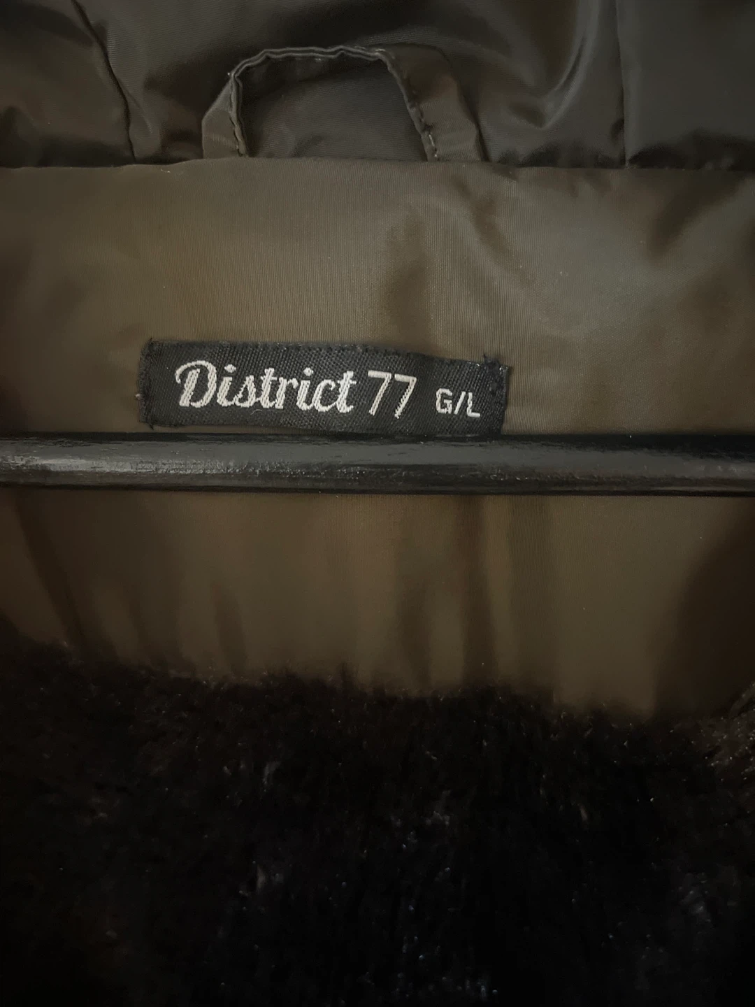 District 77 Puffer Coat - Olive Green - Size G/L - photo 3