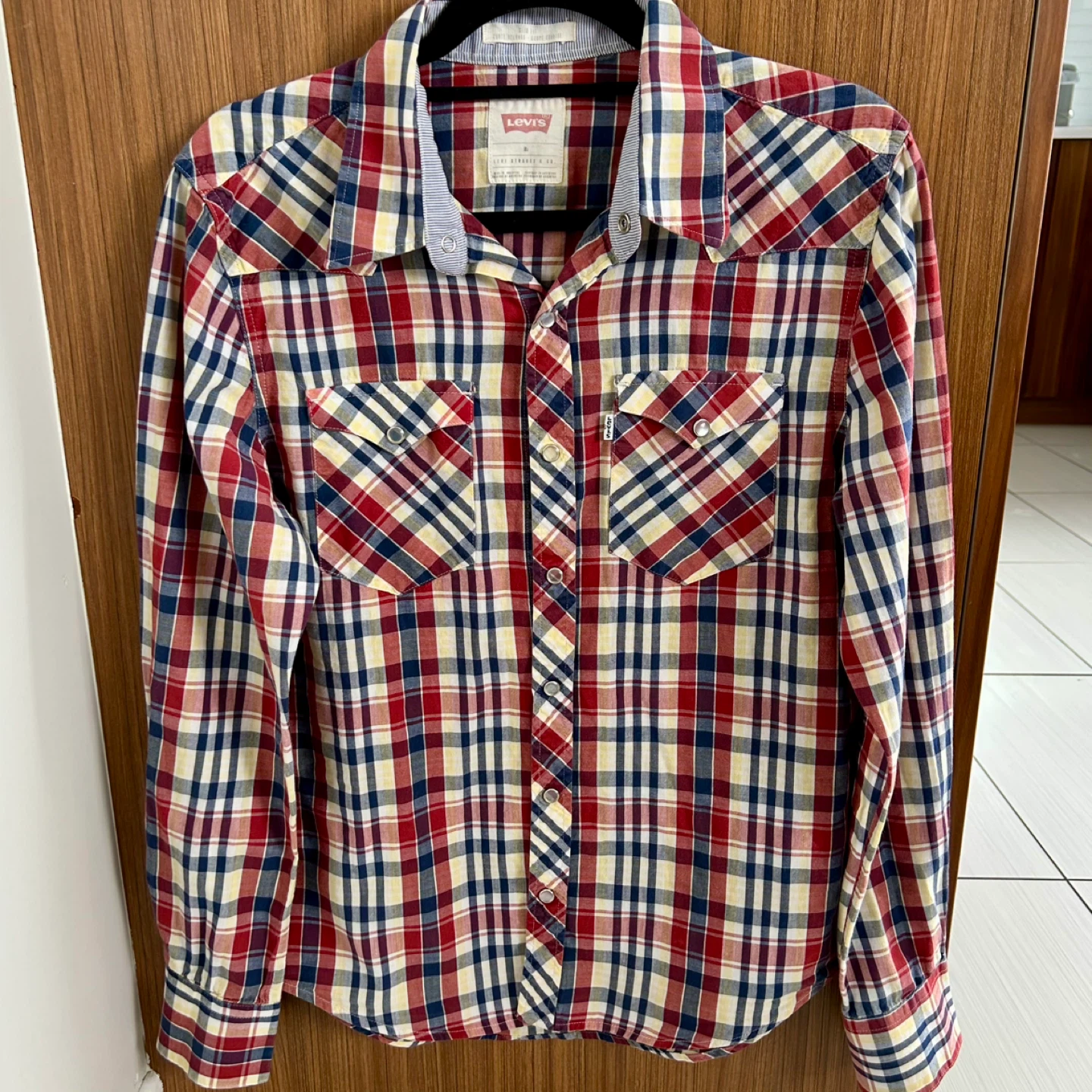 Levi’s men’s plaid shirt M