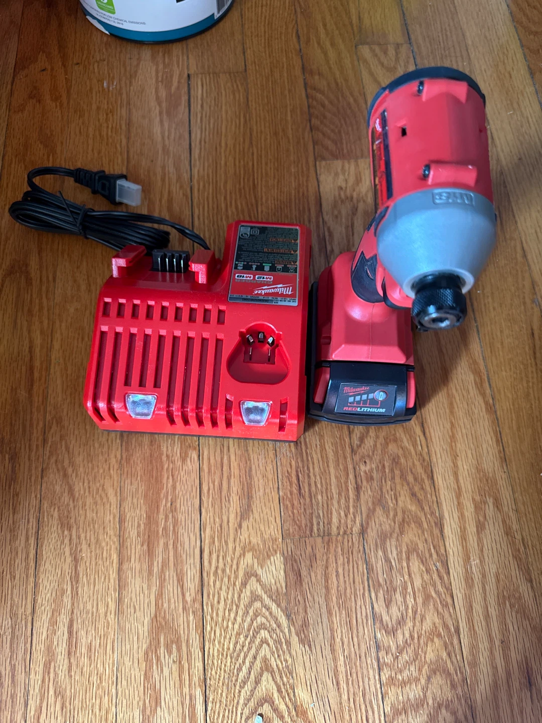 Milwaukee M18 Cordless Impact Driver Kit - photo 3