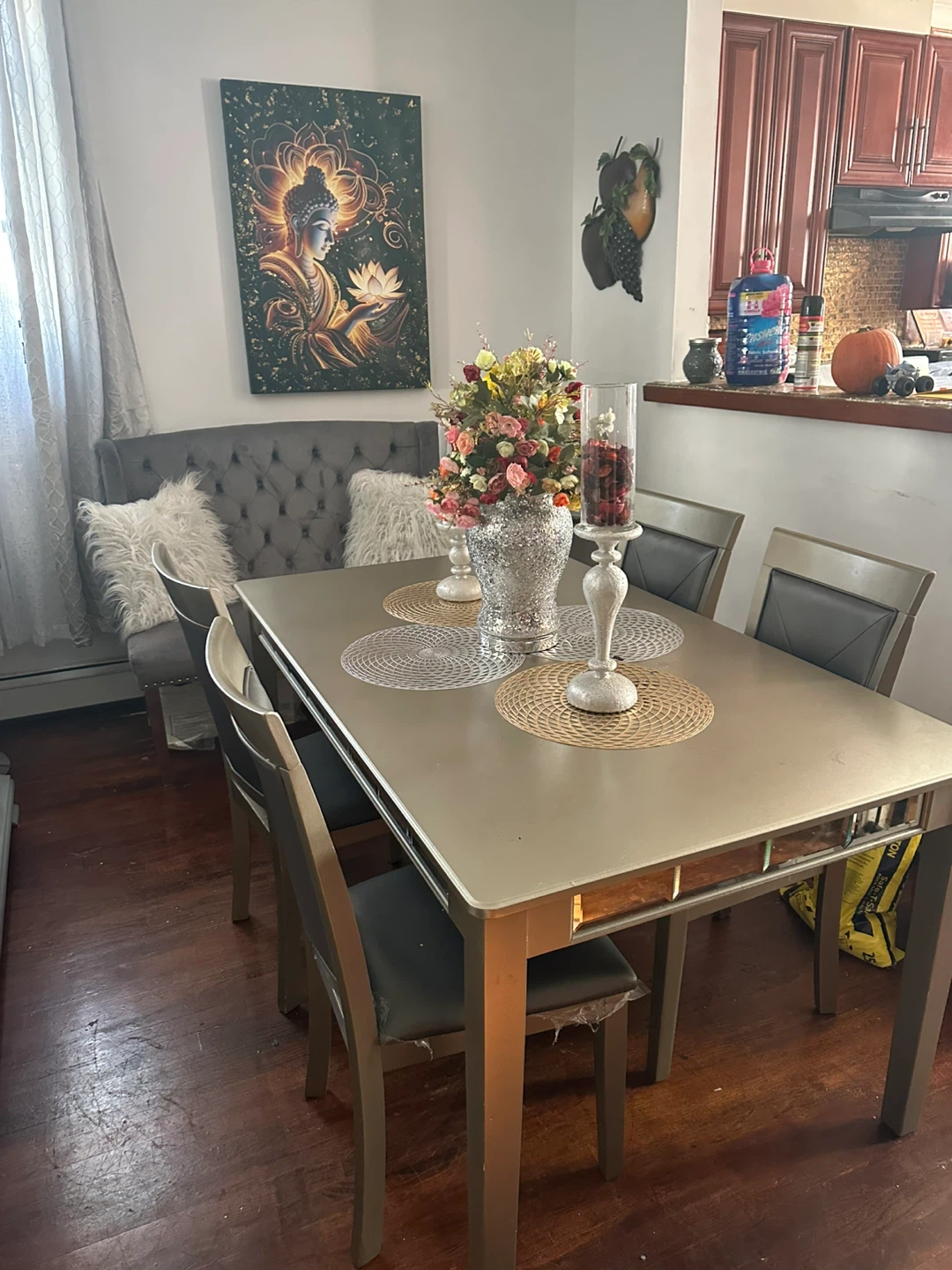 Juego de comedor ! Tufted Grey Loveseat with Decorative Pillows - photo 2