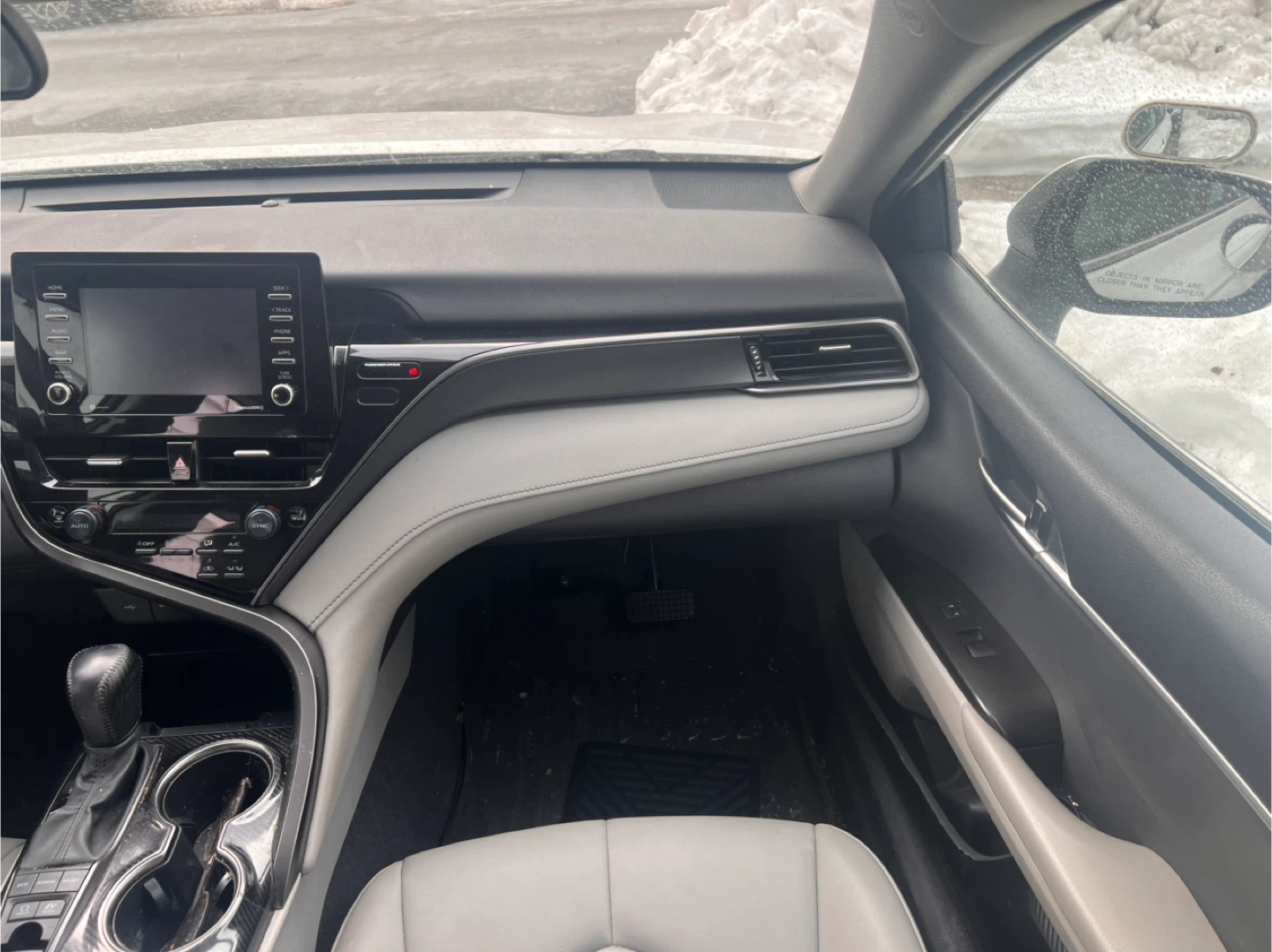 2022 Toyota Camry SE HY - photo 4