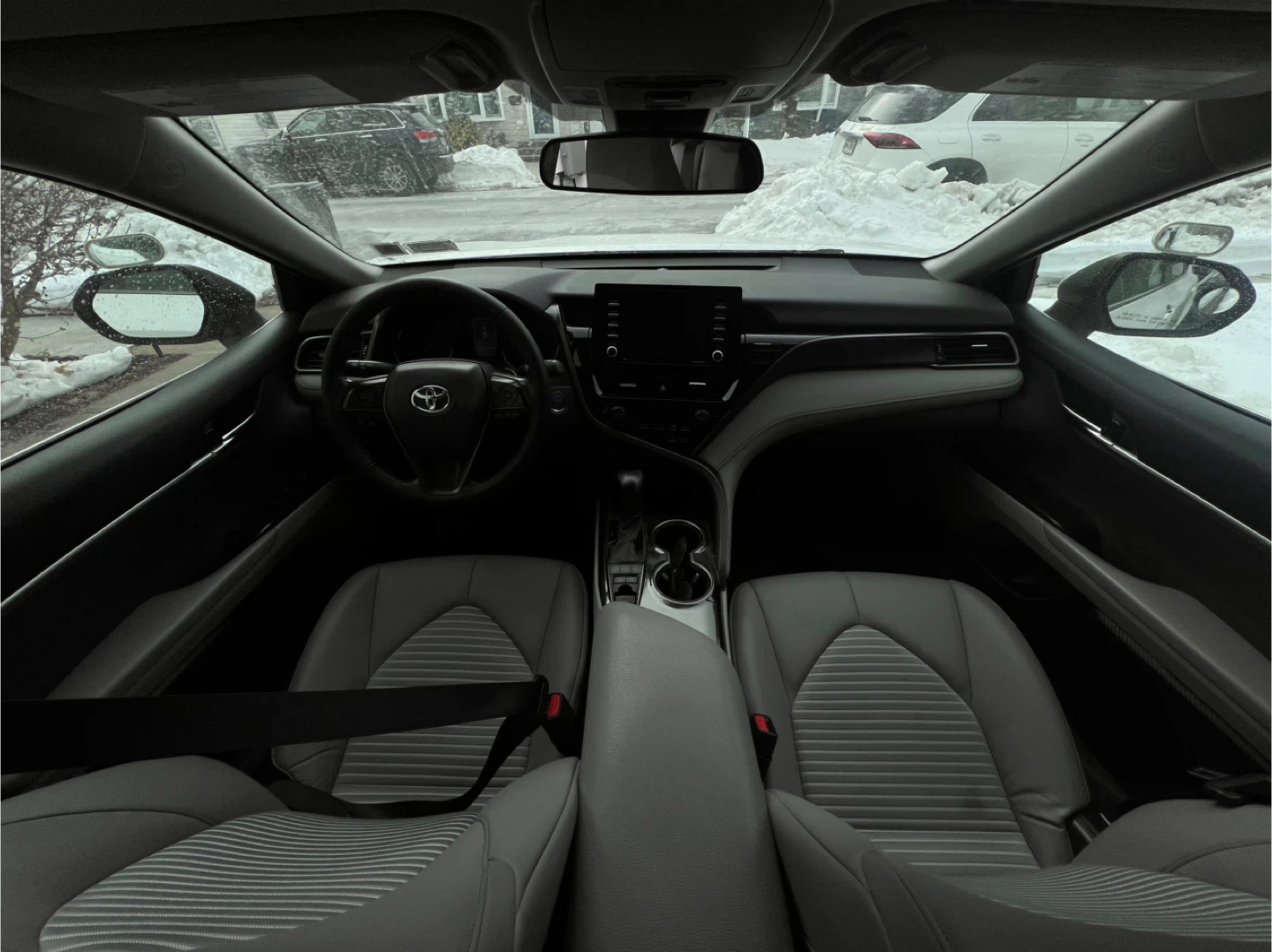 2022 Toyota Camry SE HY - photo 2