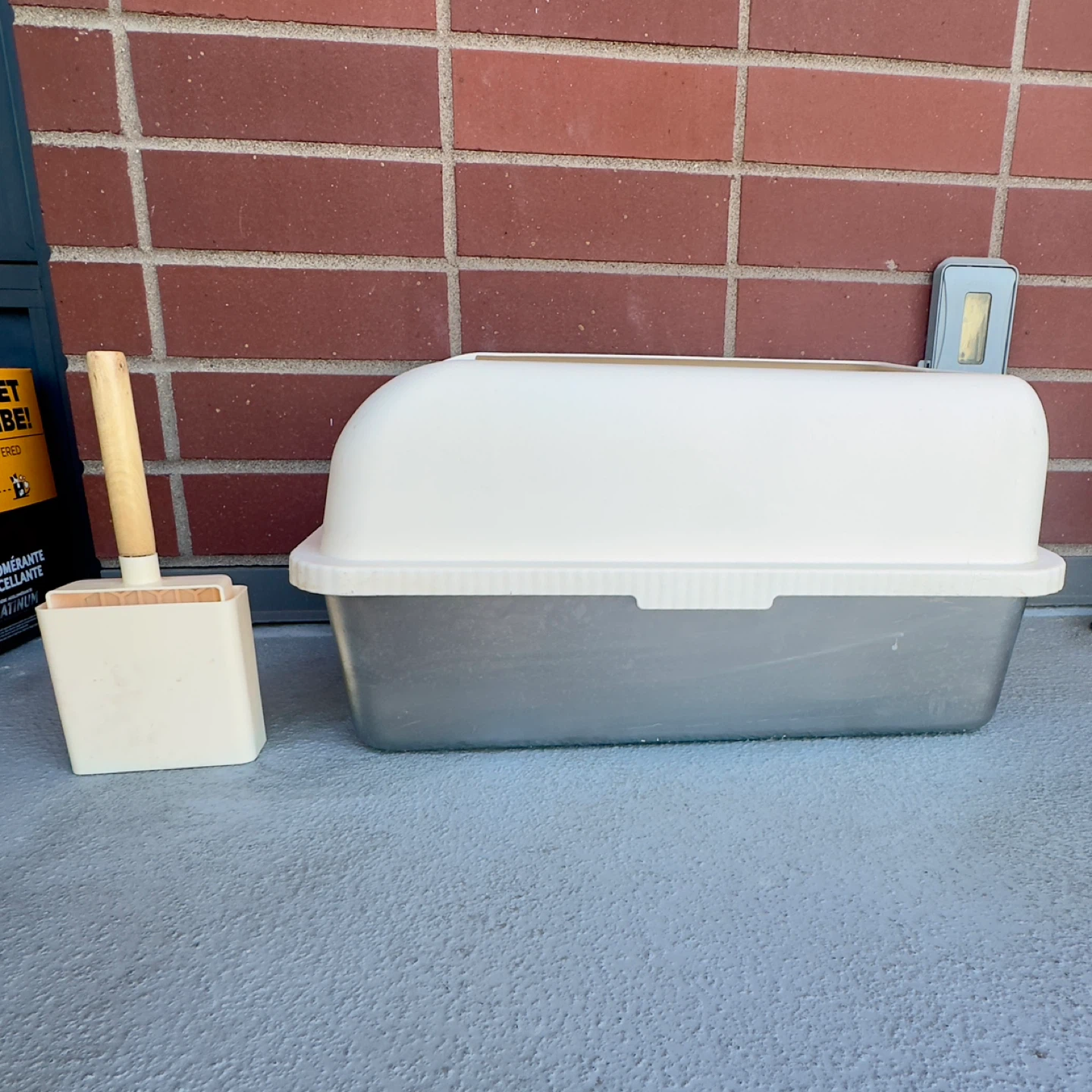 Covered Cat Litter Box with Scoop - photo 3