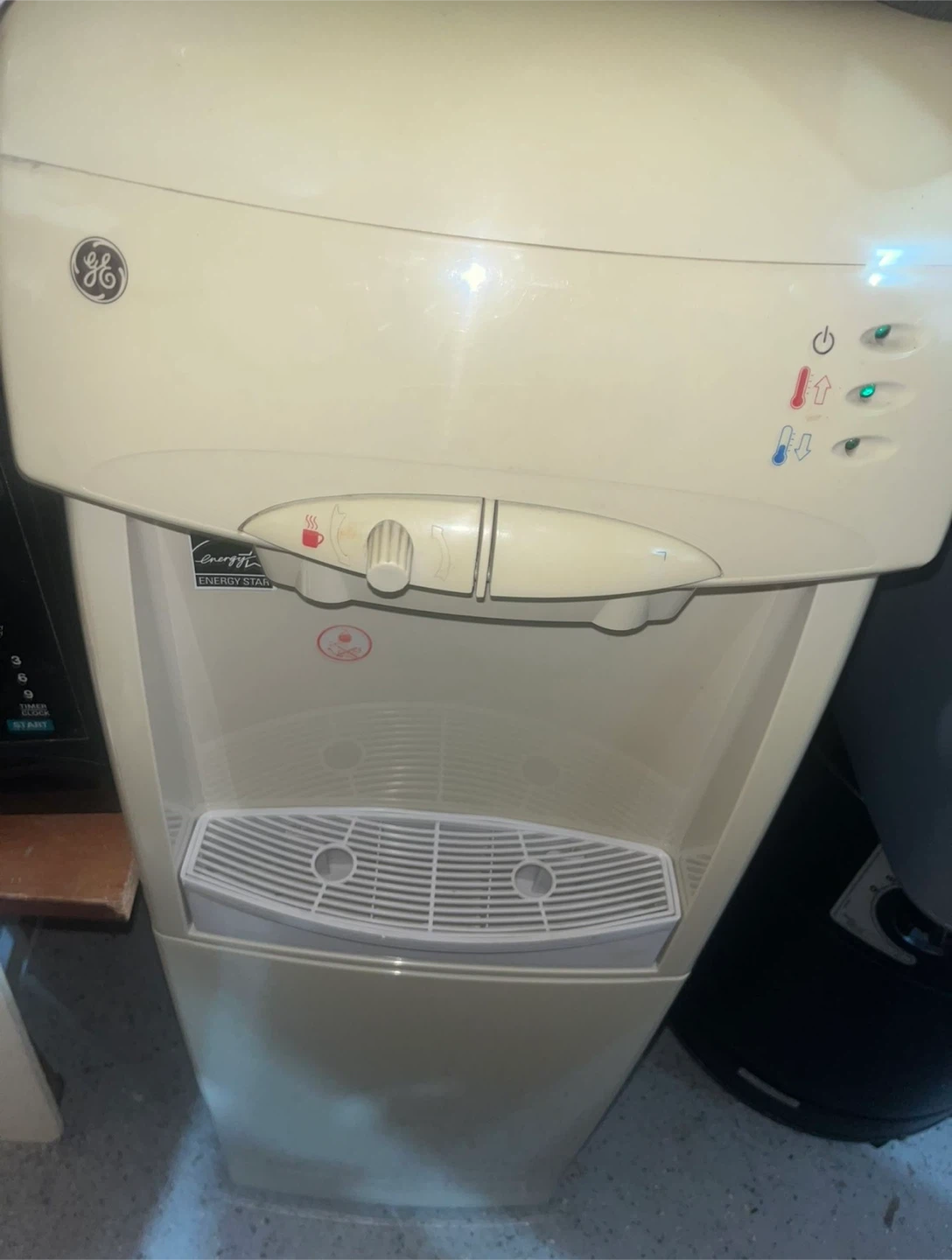GE Water Cooler Dispenser - photo 2