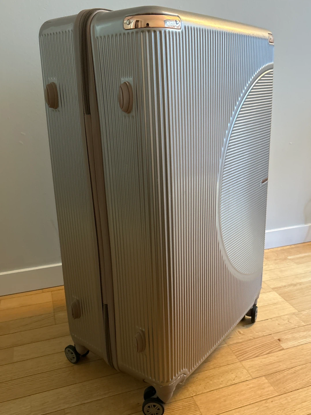 Hardside Luggage - Champagne Gold - photo 2