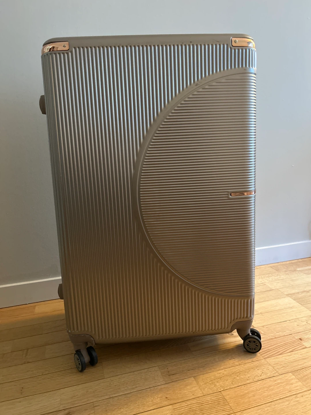 Hardside Luggage - Champagne Gold