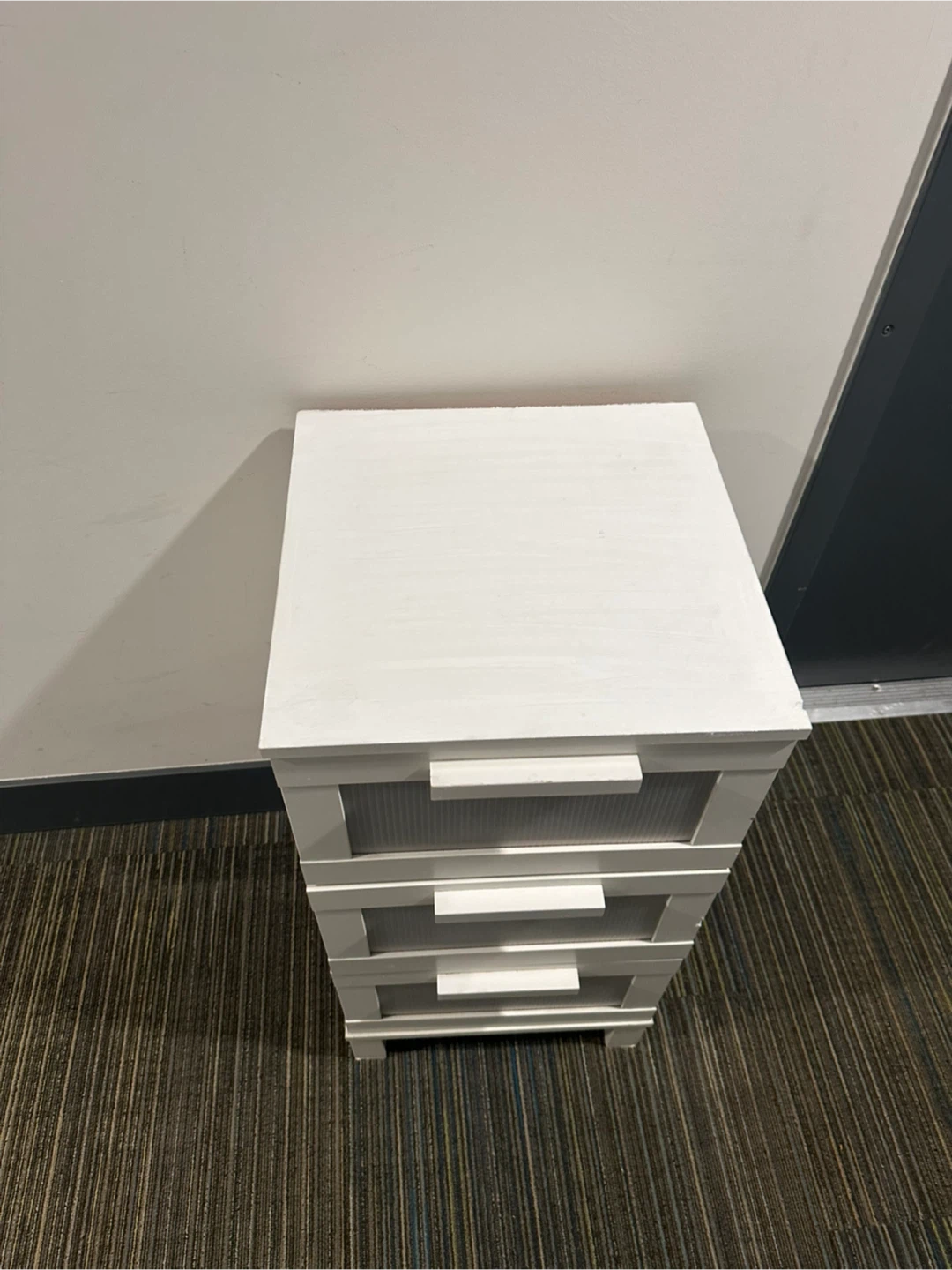 White 3 drawers dresser - photo 3
