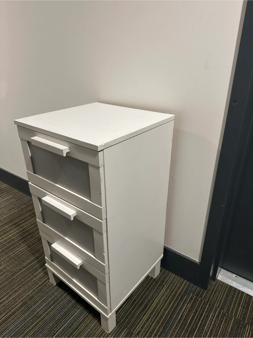 White 3 drawers dresser - photo 4