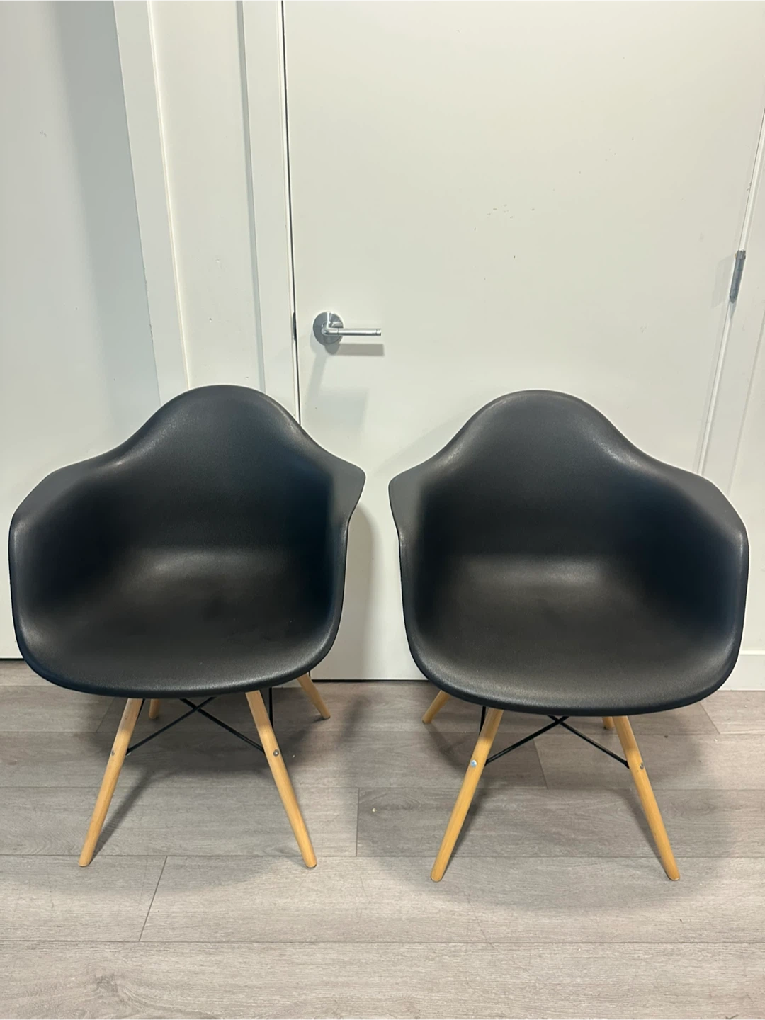 Like new 2 chairs