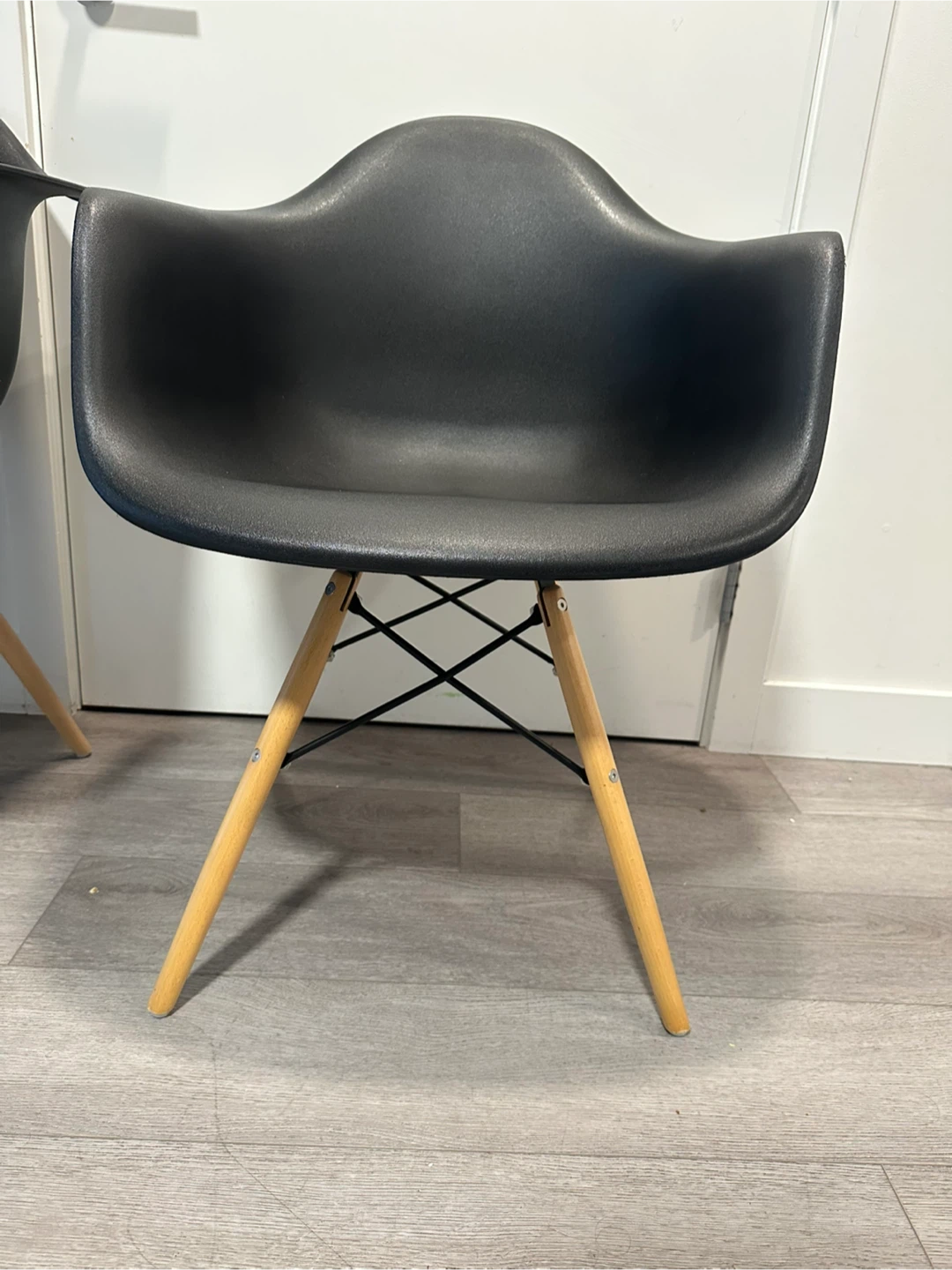 Like new 2 chairs - photo 2