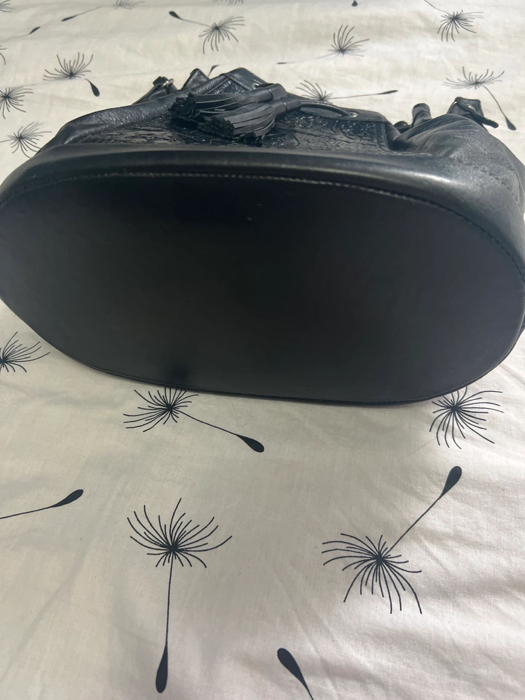 Black Leather Bucket Bag with Tassel - photo 3