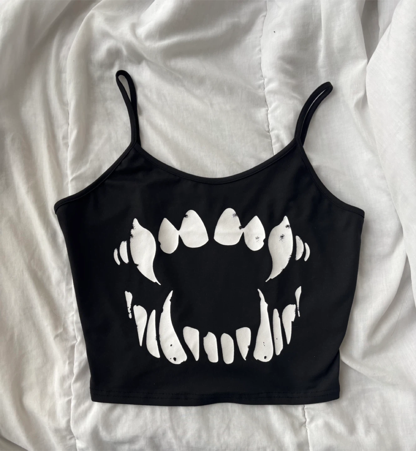 *BRAND NEW* Fangs Crop Top