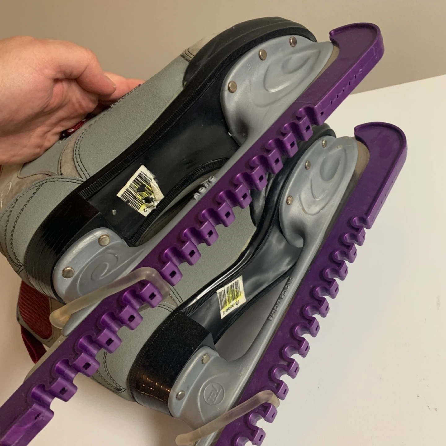 CCM 100 Figure Skates - photo 5