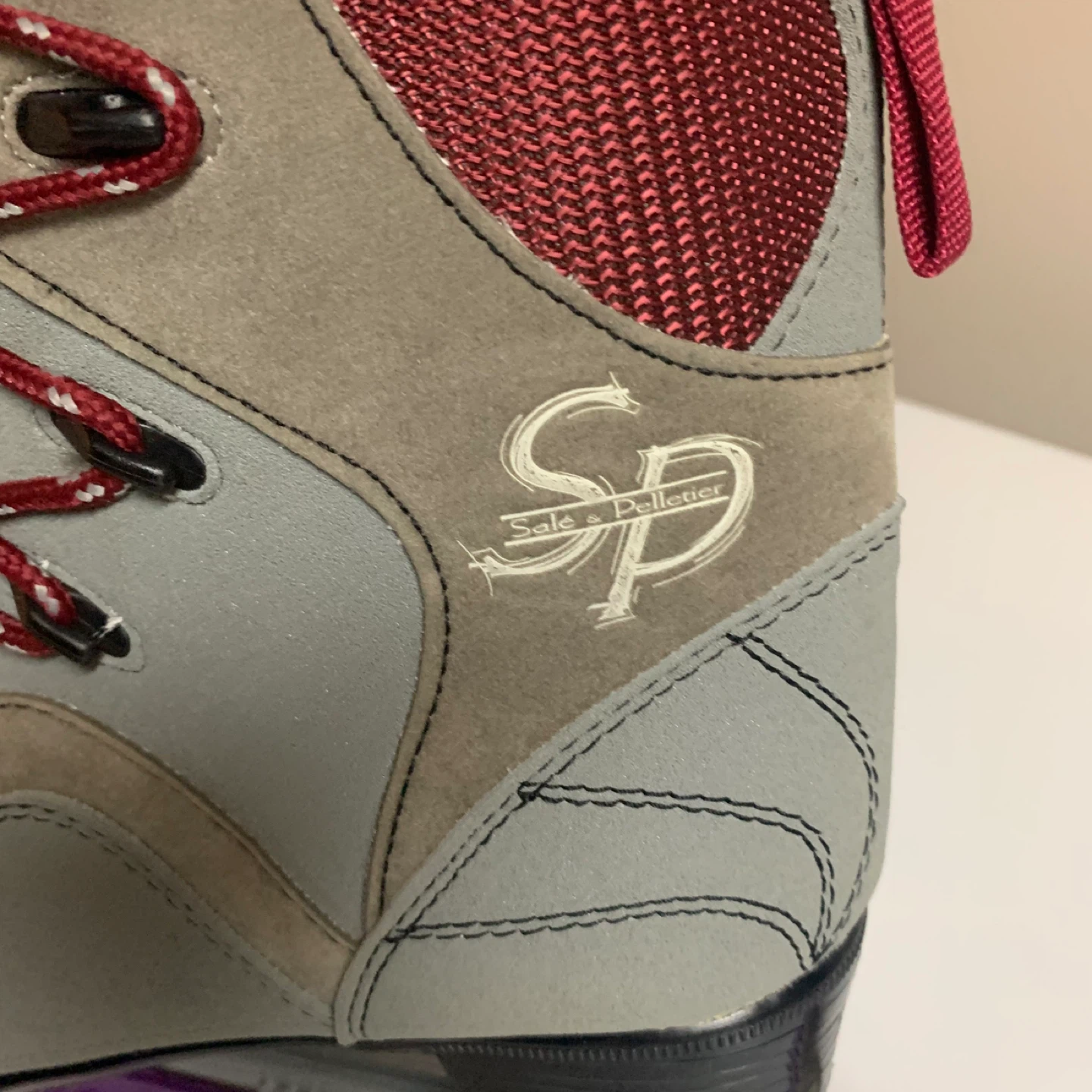 CCM 100 Figure Skates - photo 3