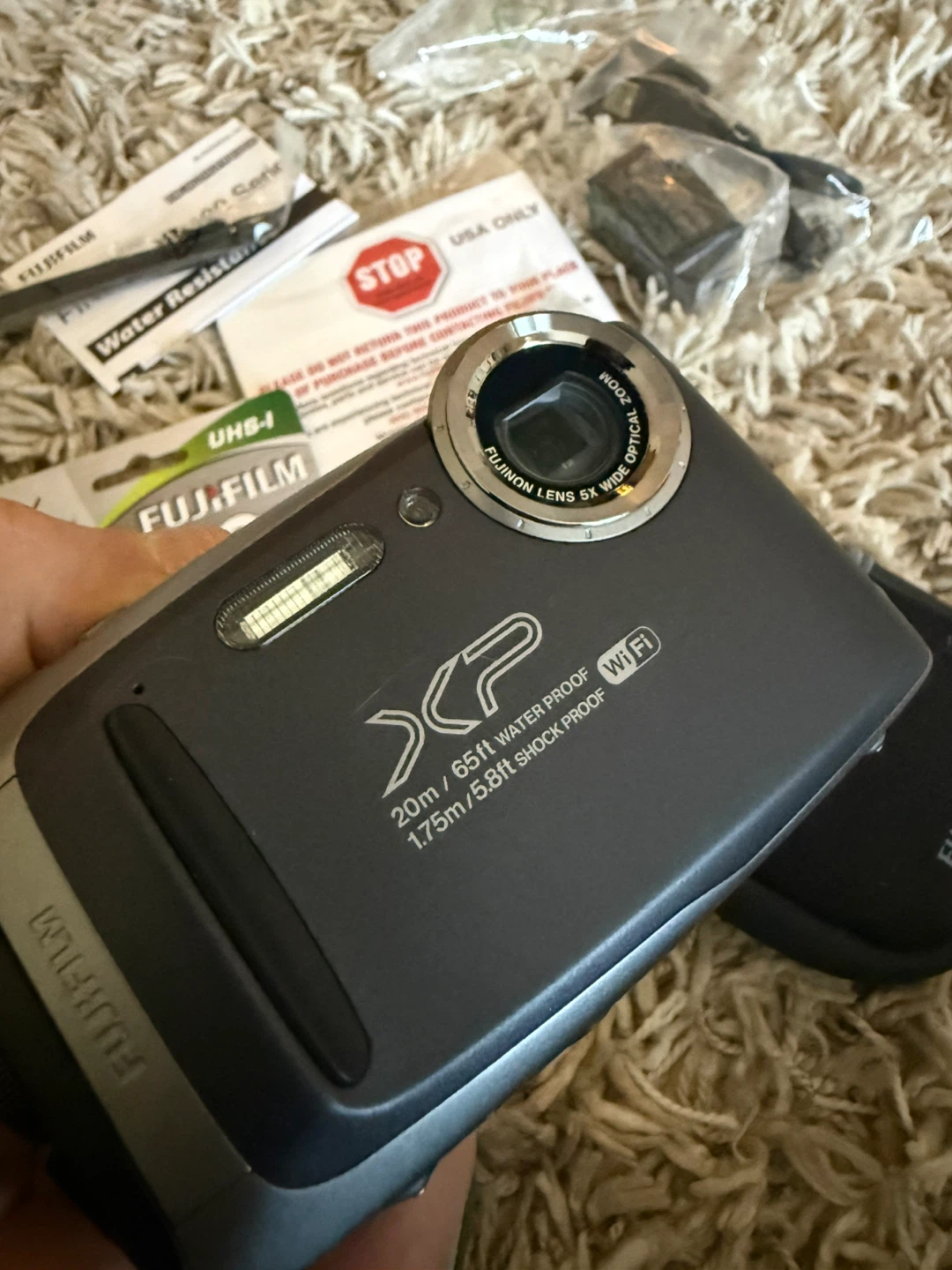 Fujifilm FinePix XP10 Digital Camera Bundle
