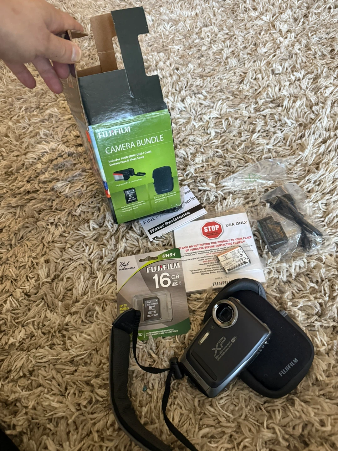 Fujifilm FinePix XP10 Digital Camera Bundle - photo 3