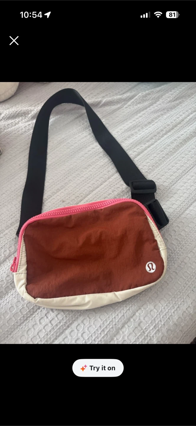 Lululemon Everywhere Belt Bag - Brown/Cream