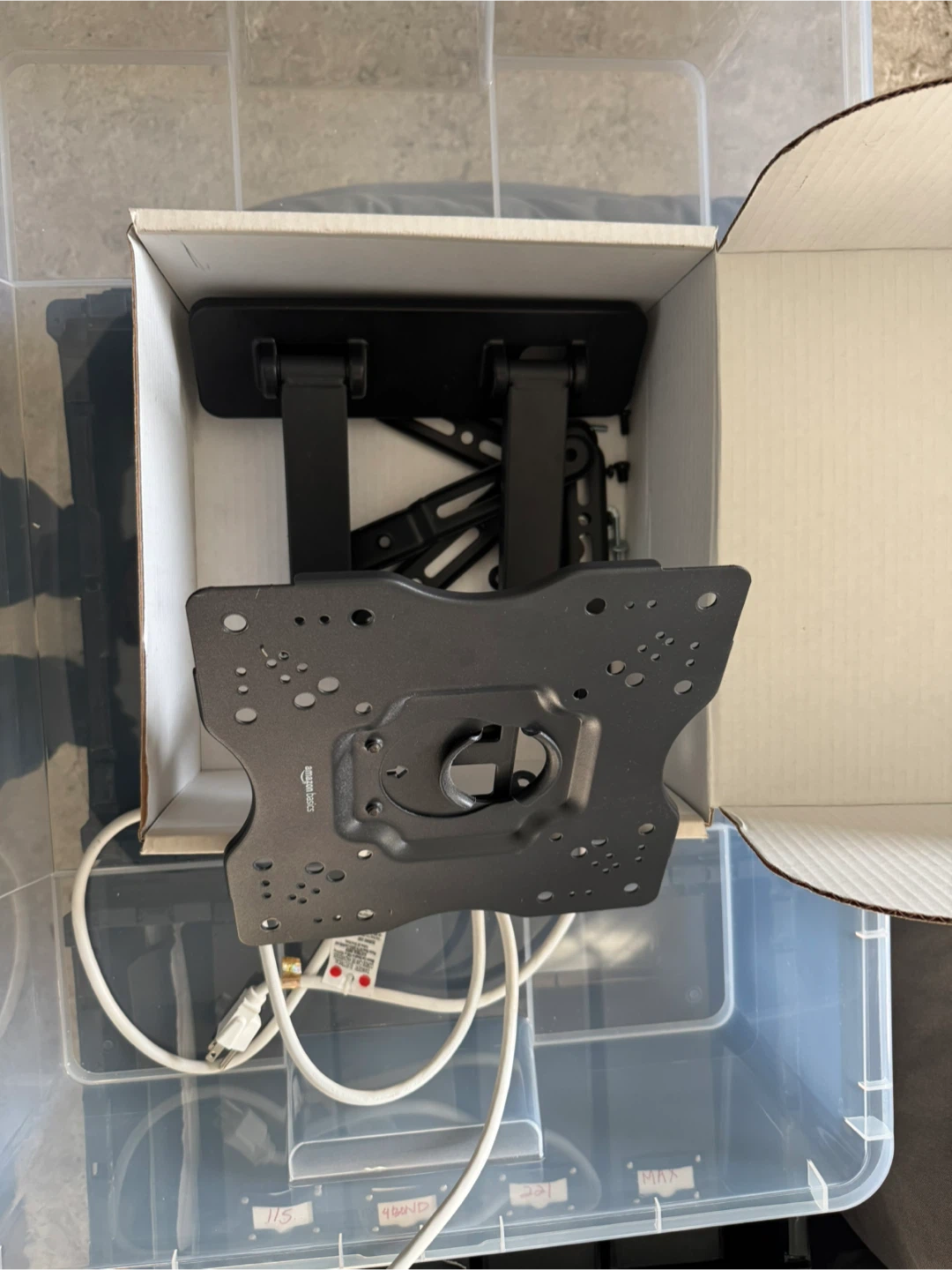 TV Wall Mount Bracket - Amazon Basics - photo 4
