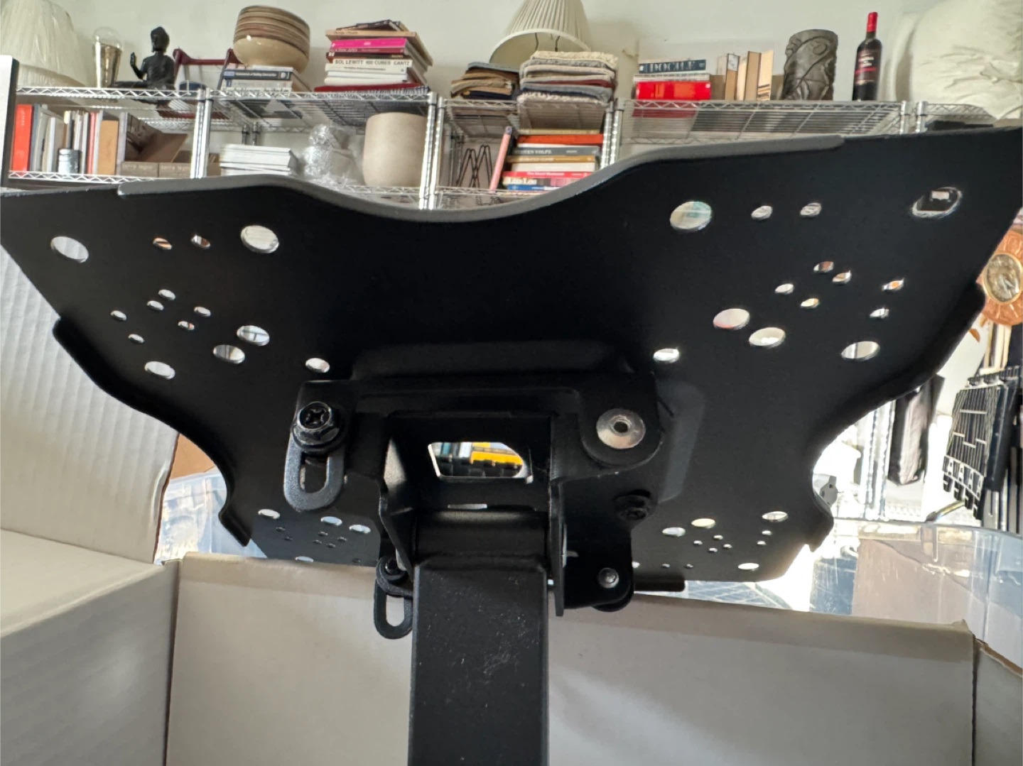 TV Wall Mount Bracket - Amazon Basics - photo 2