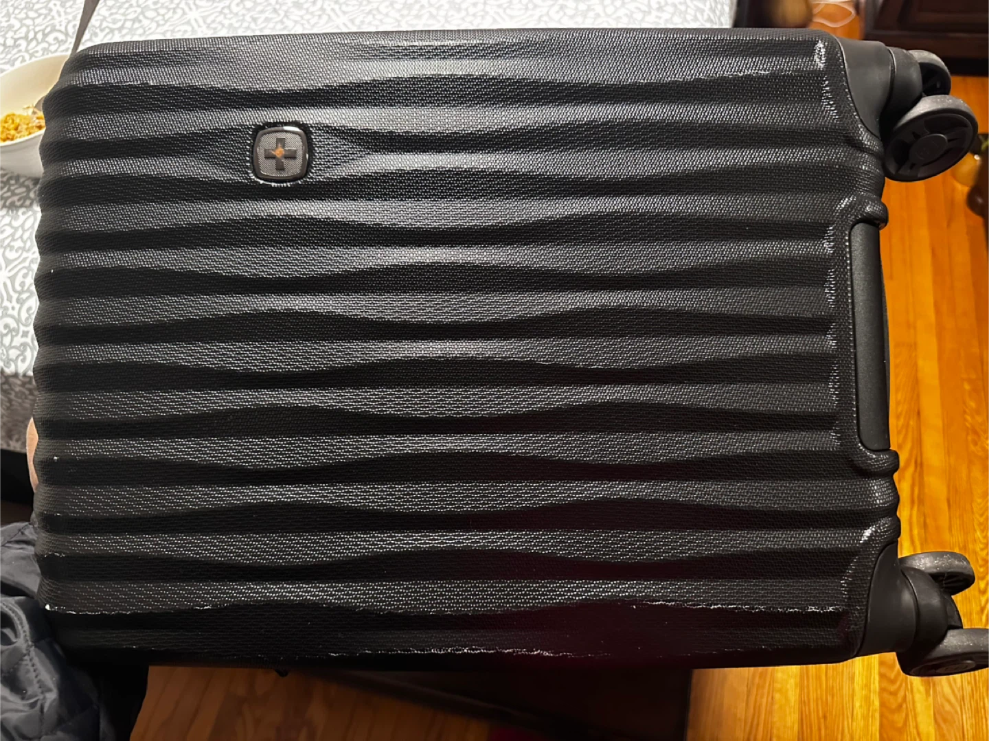 Swiss Gear Black Spinner Luggage - photo 2
