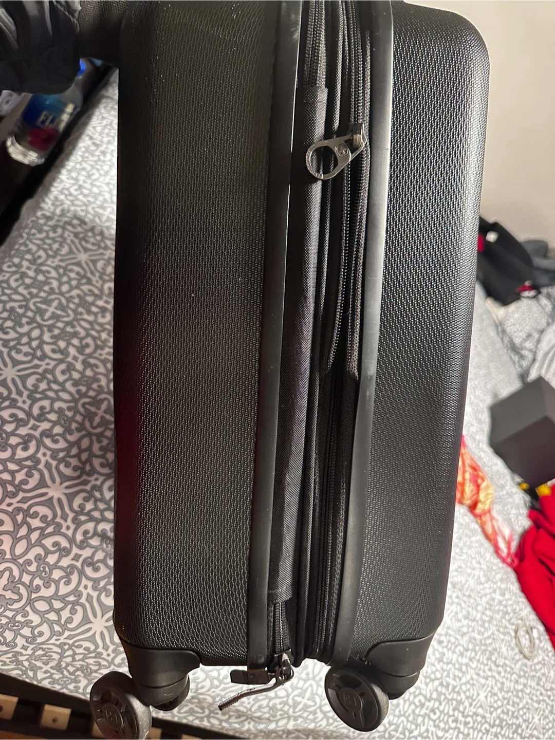 Swiss Gear Black Spinner Luggage - photo 4